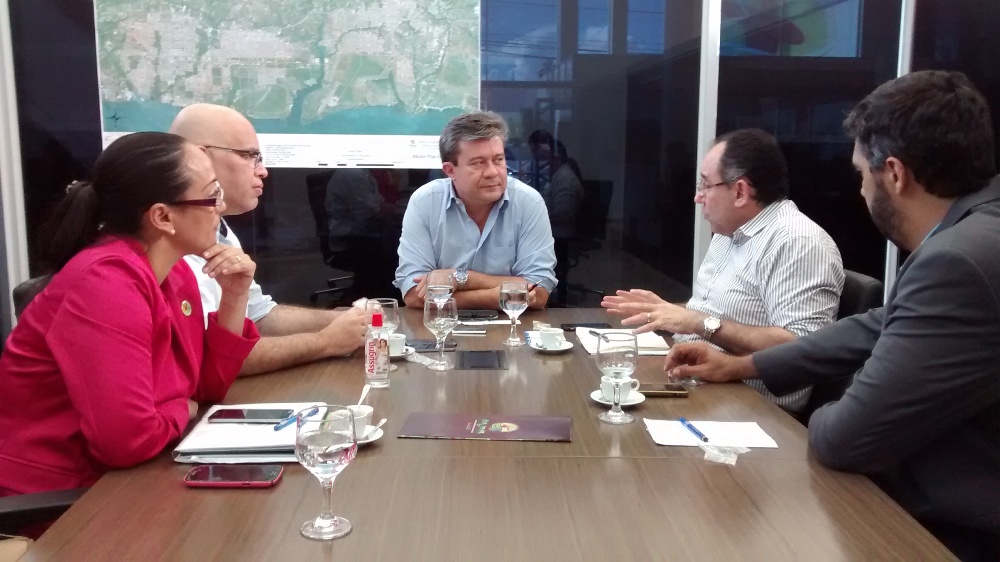 Estado e Município se reúnem para discutir parceria para os JMI