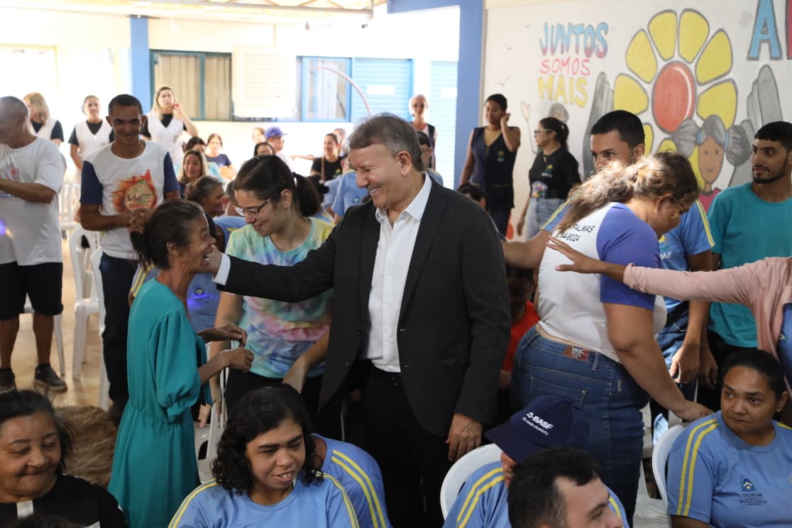 Prefeito Eduardo Siqueira Campos inaugura salas de estimulação precoce na Apae de Palmas