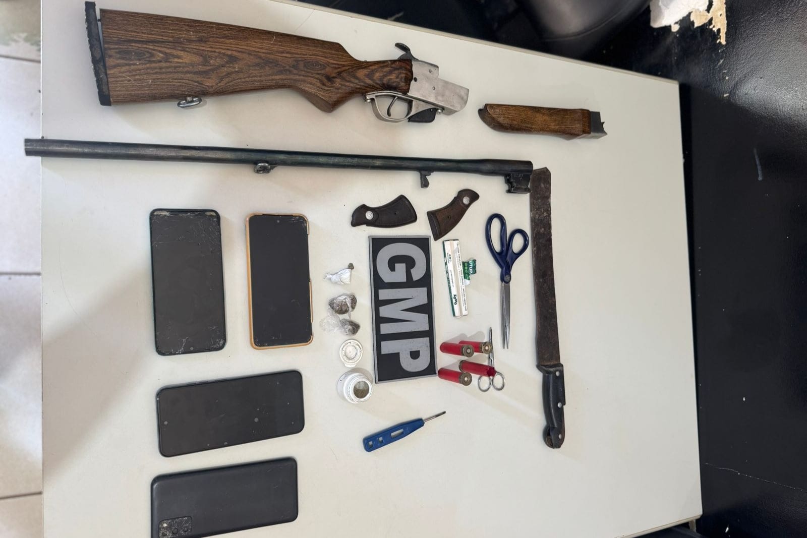 Guarda Metropolitana de Palmas apreende arma de fogo e drogas no Jardim Vitória I