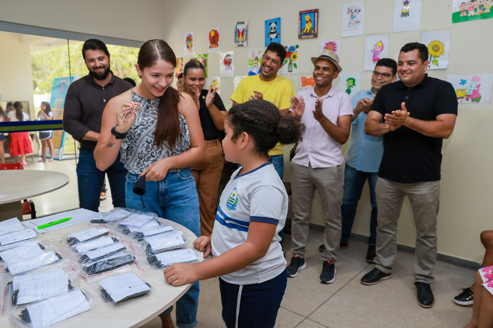 Ao todo, 46 alunos da ETI Lúcia Lemos receberam os óculos de grau