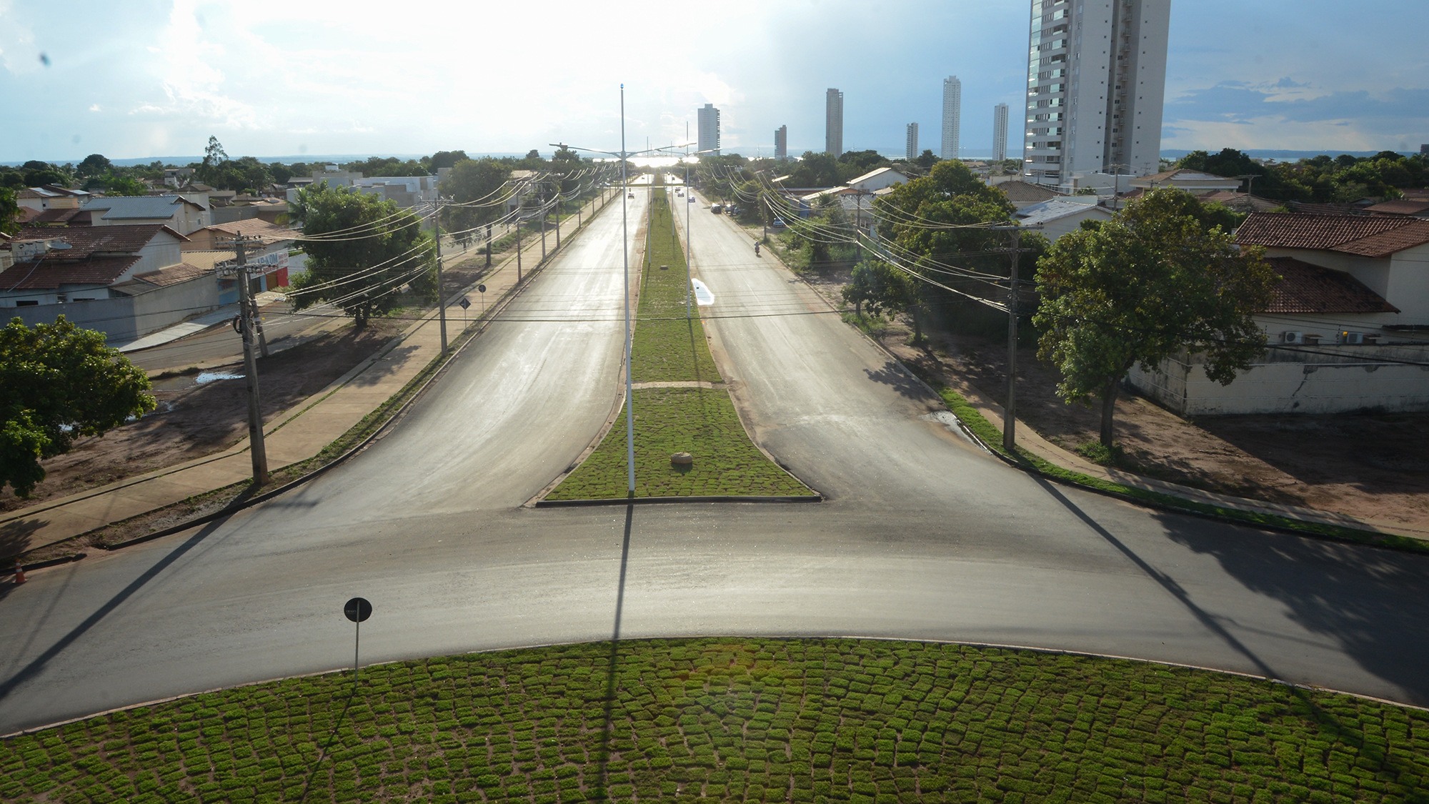 Avenidas LO-05 e NS-04 entram em fase de conclusão