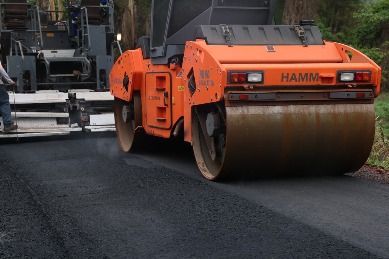 Obra complementa a entrega da nova ponte construída em concreto armado sobre o ribeirão Taquaruçuzinho – Foto: Francisco Barros