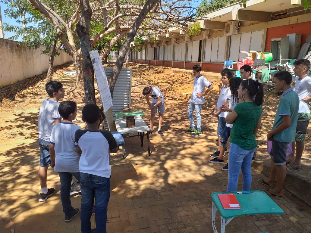 Feira de Ciências da ETI Vinícius de Morais traz repelente natural e criação de abelhas
