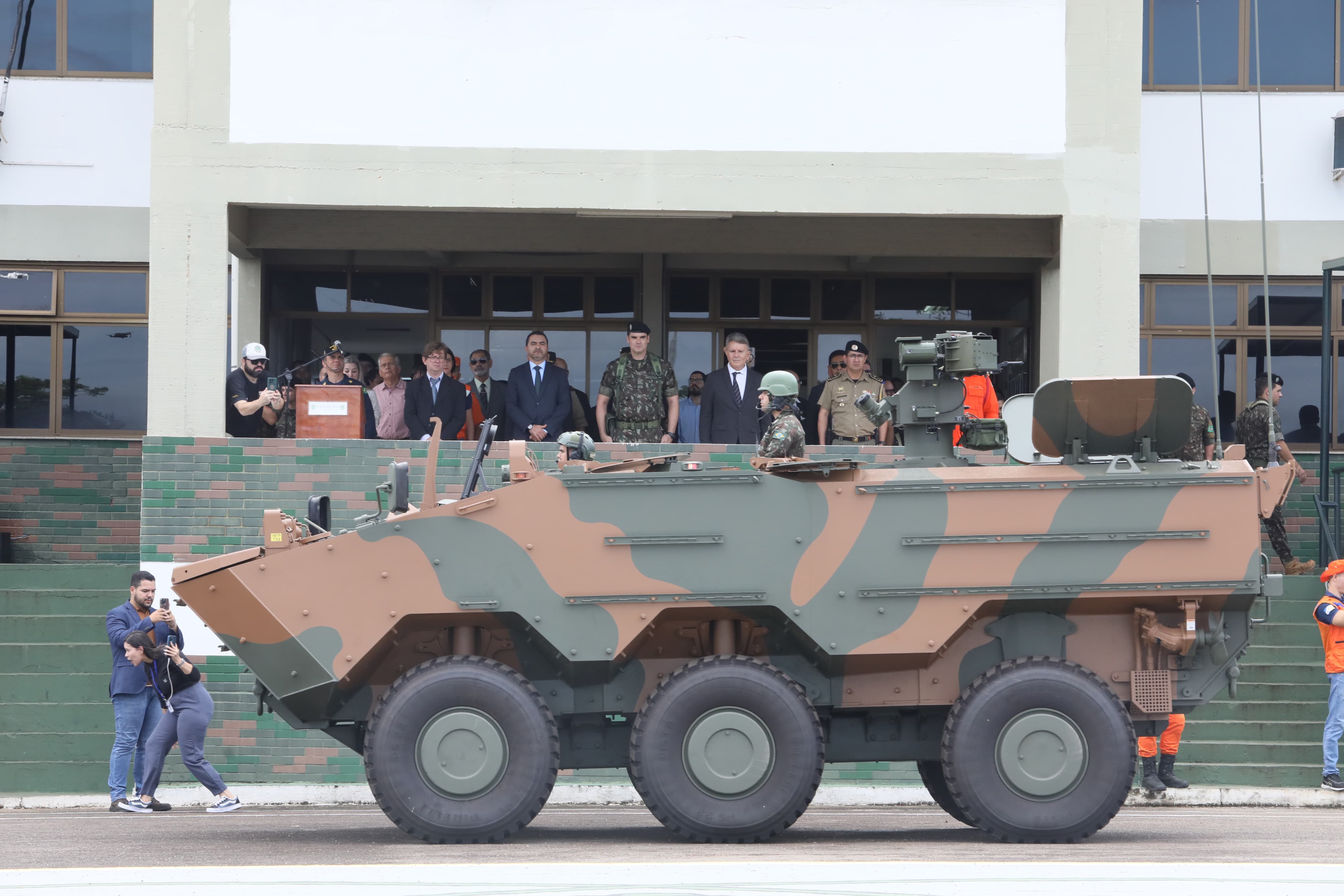 Viatura Blindada Guarani é uma família de veículos militaresblindadosde combate, desenvolvida noBrasil