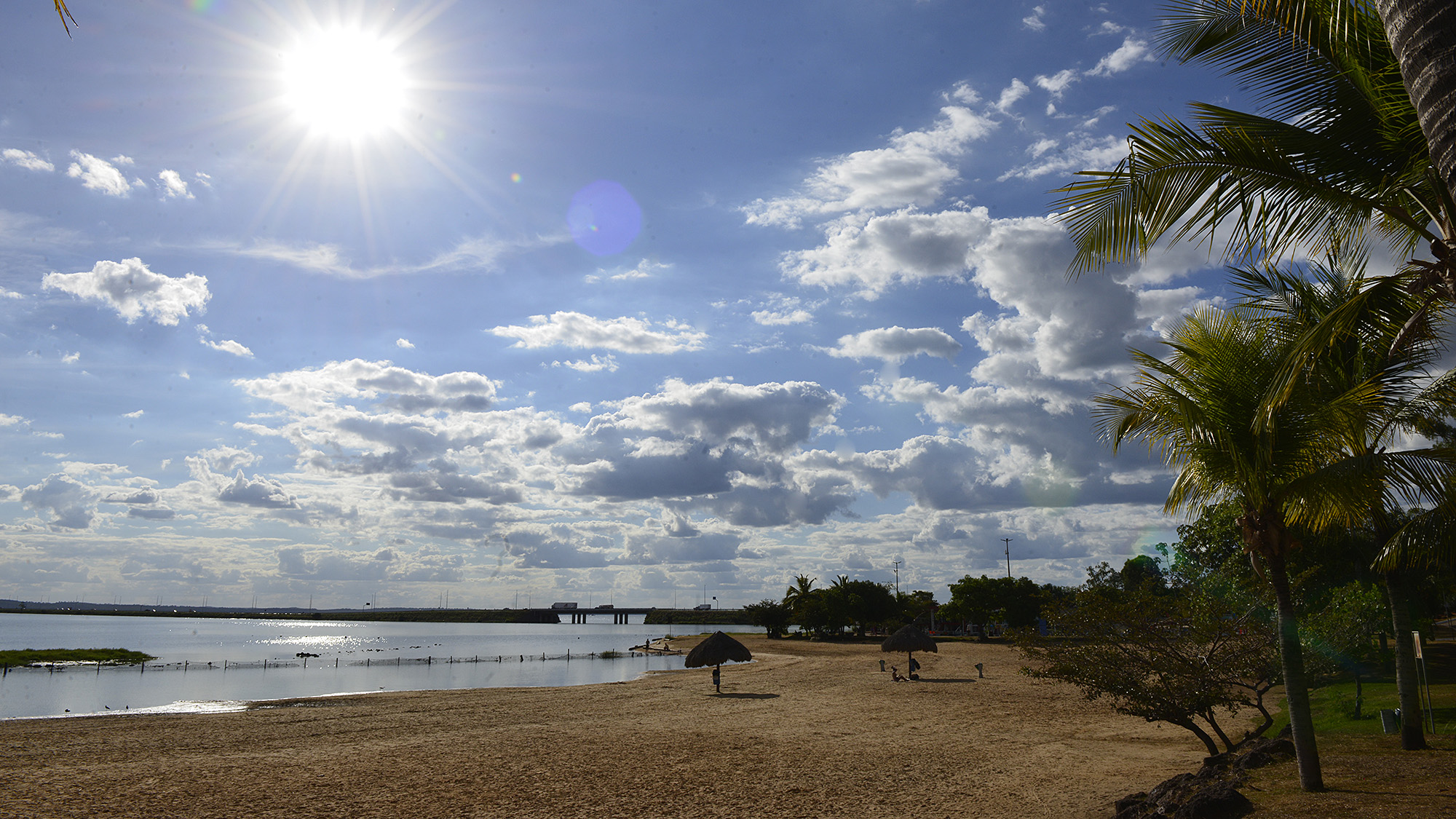 Pandemia impõe restrições à temporada de praias na Capital neste ano
