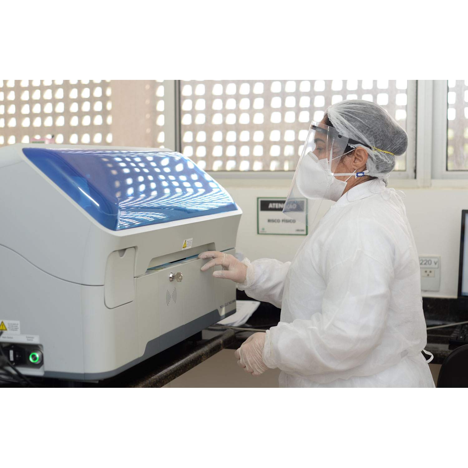 Laboratório Municipal poderá analisar até 360 amostras por dia para detectar Covid-19 com novos reagentes