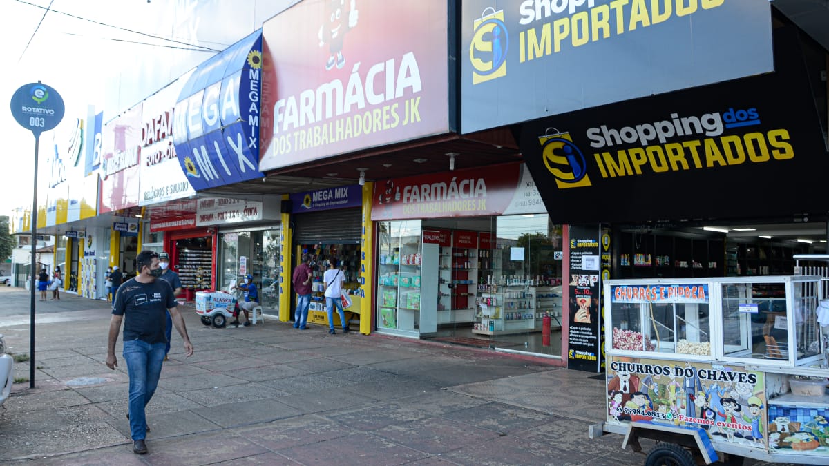 Seguindo os protocolos sanitários de segurança shopping centers, bares, restaurantes e academias reabrem na Capital