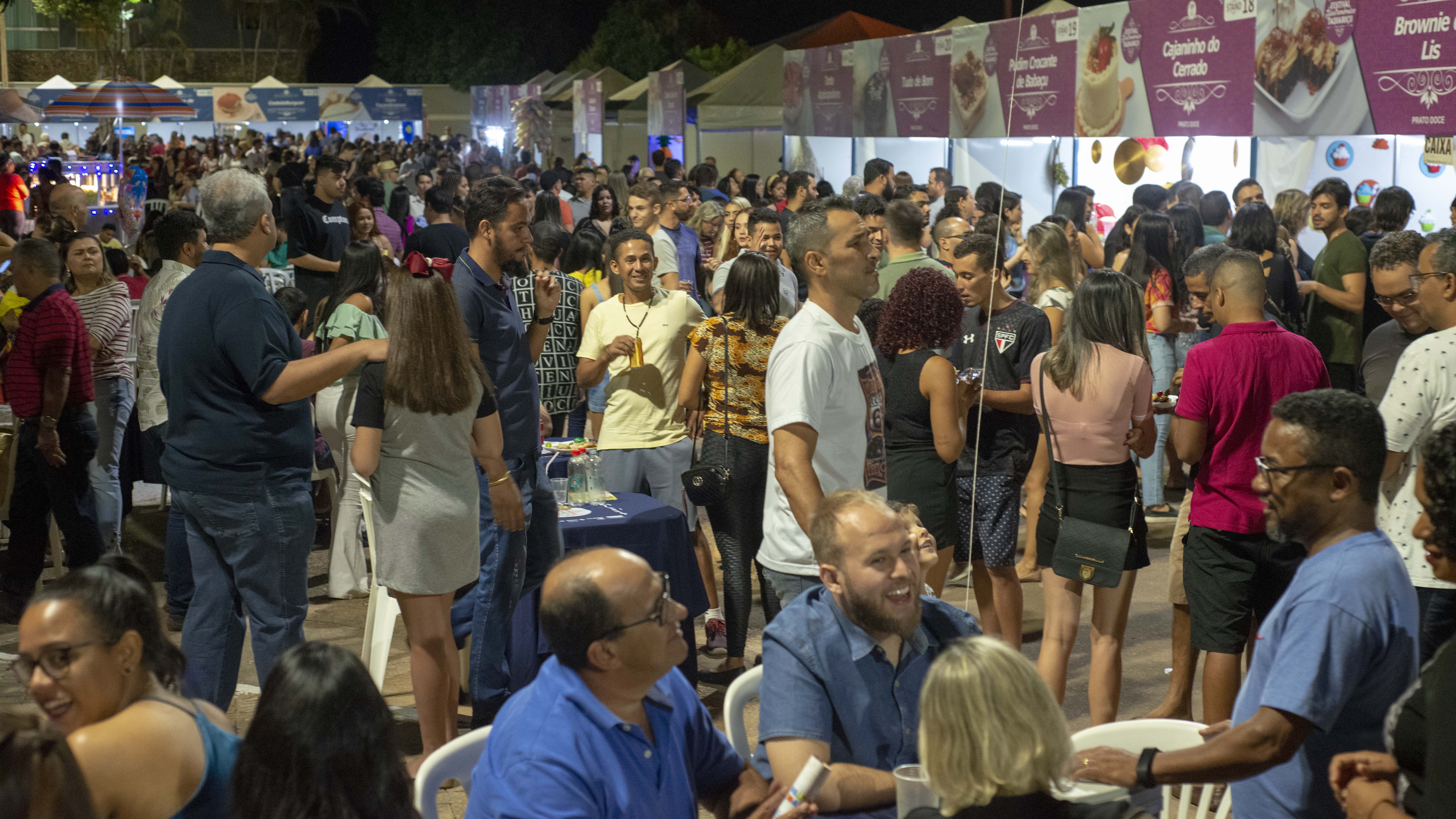 Palmenses e visitantes lotam primeiro dia do Festival Gastronômico de Taquaruçu