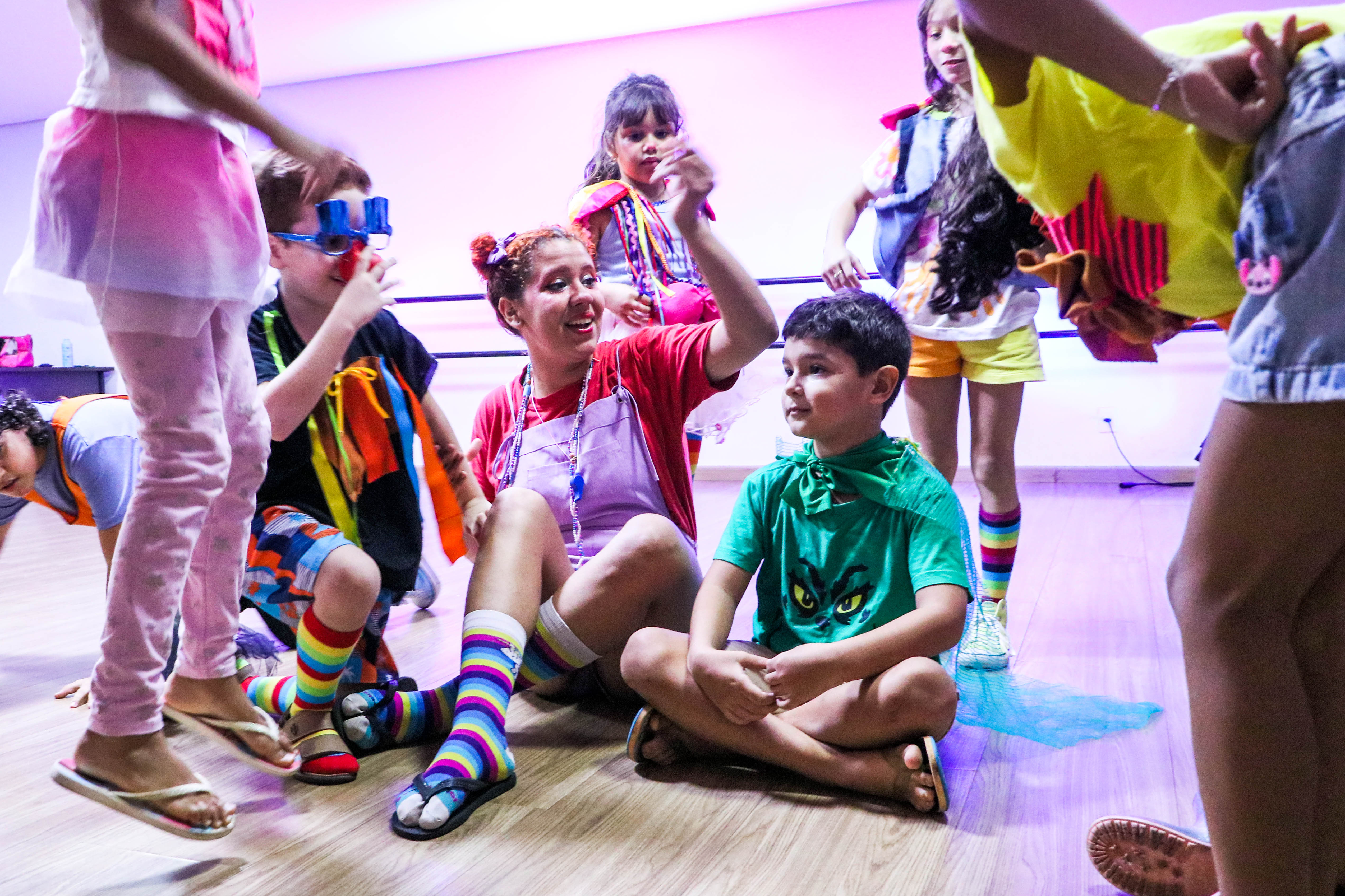 Entre os cursos disponíveis há turmas para teatro, balé, canto, piano, teclado e dança