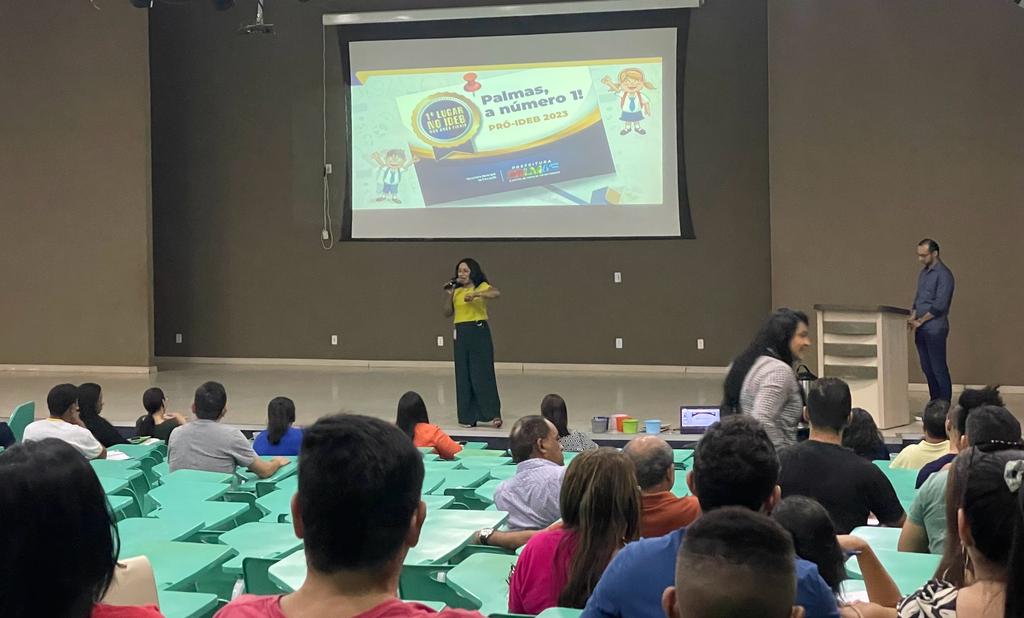 Educação promove formação continuada com treinamento do projeto Aprova Brasil
