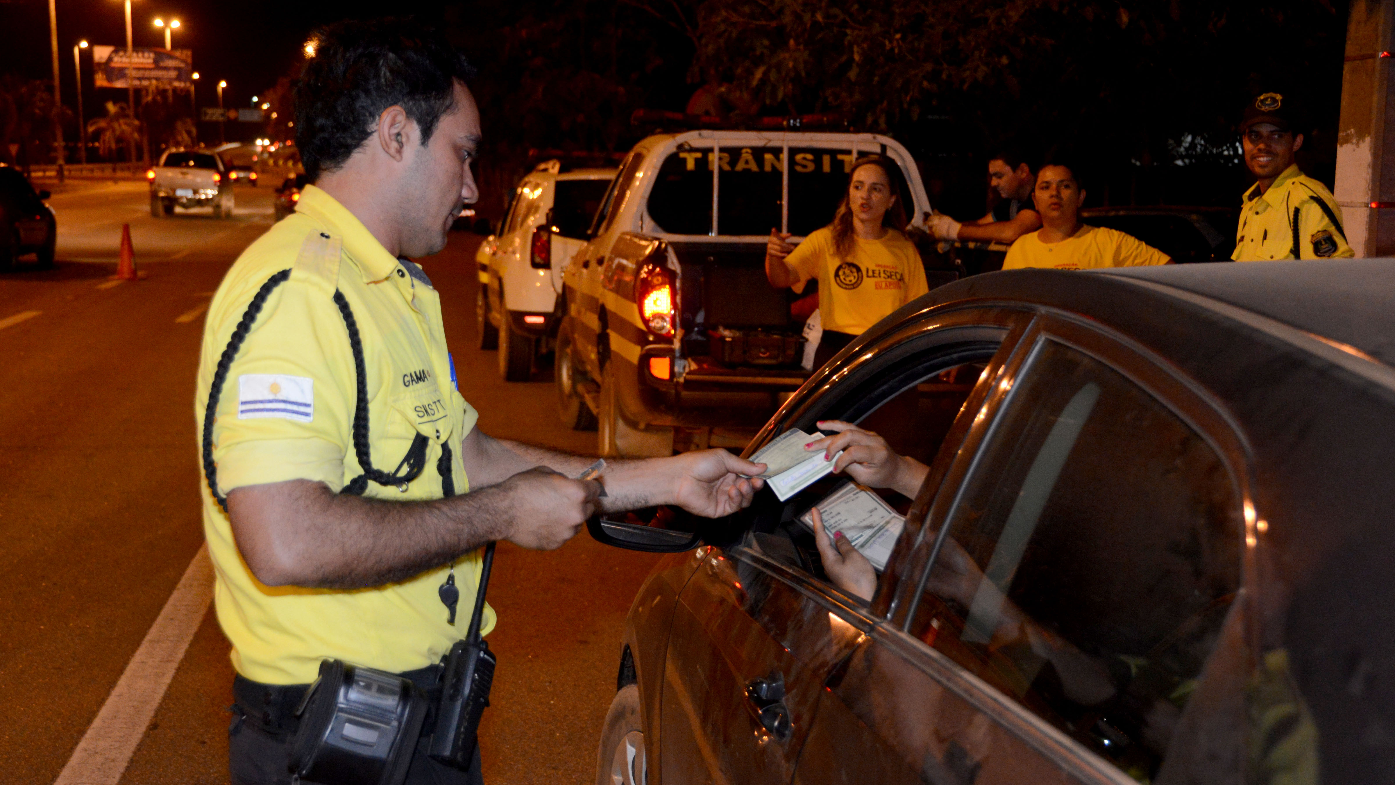 Lei Seca busca conscientizar palmense de que a combinação de álcool e direção é perigosa
