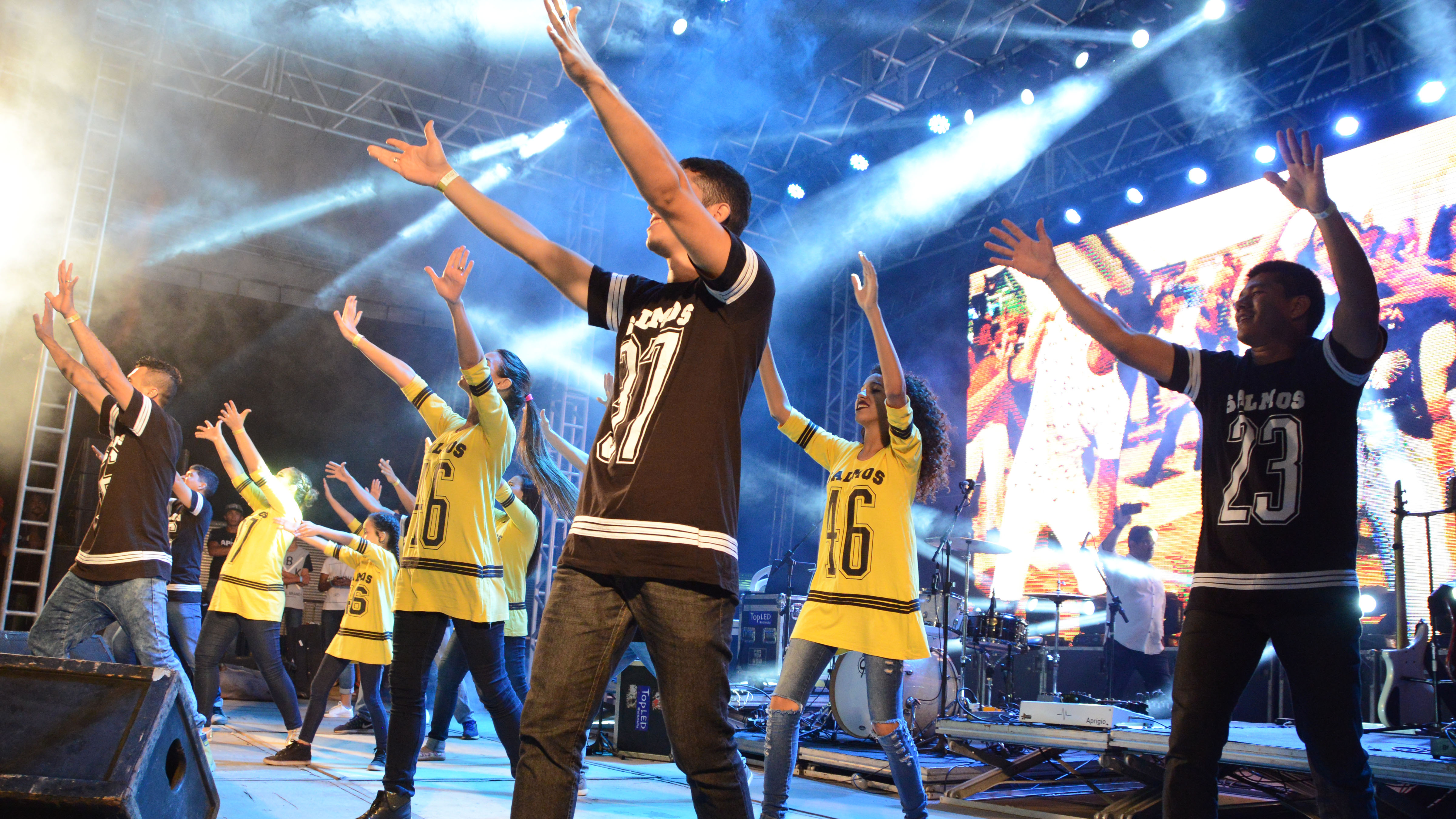 Duzentos jovens se reúnem para realizar Flash Mob em alusão ao Palmas Capital da Fé 2019