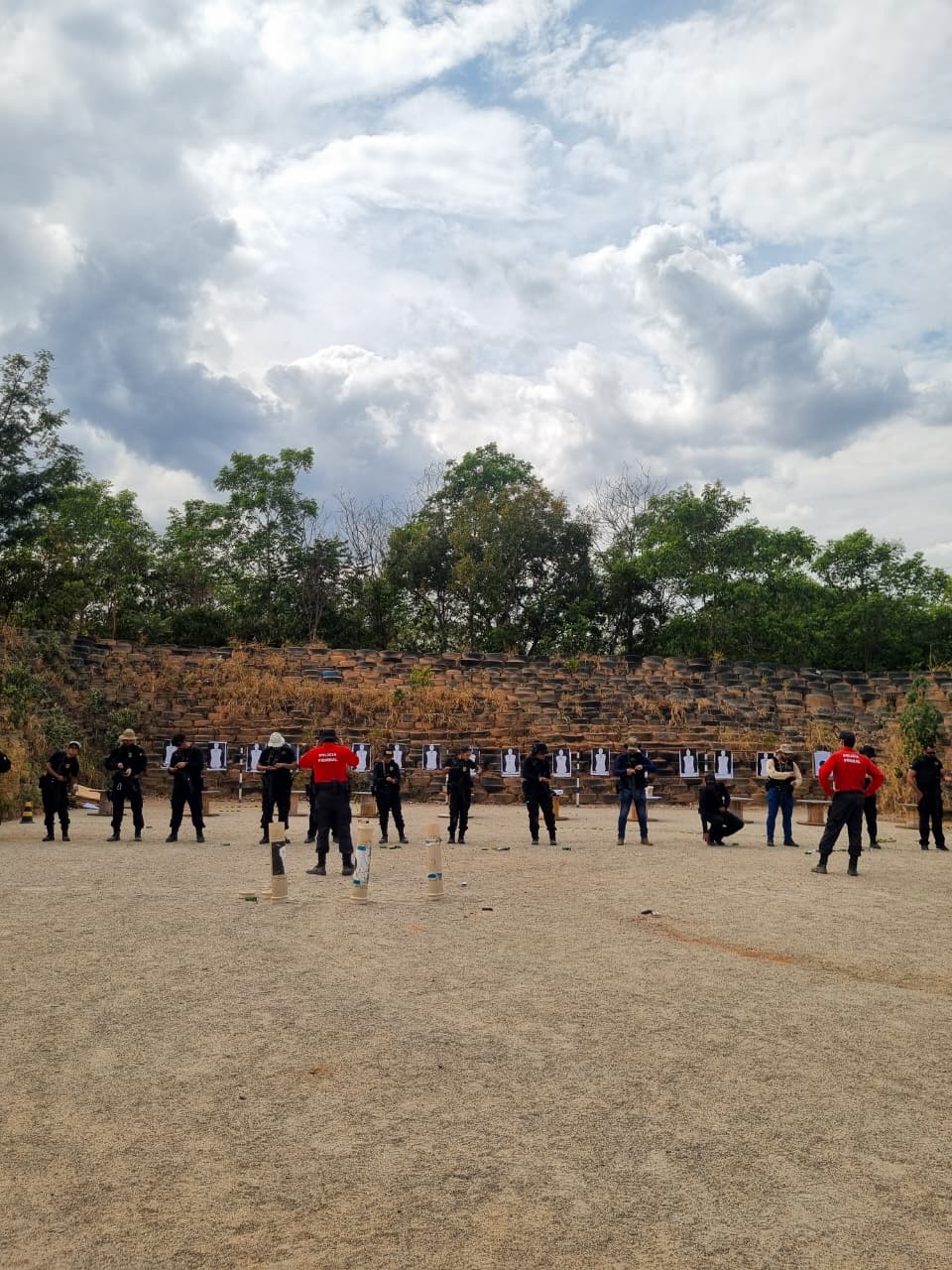 Cinquenta Policiais Federais fazem treinamento no Estande de Tiro da Guarda Metropoliana de Palmas