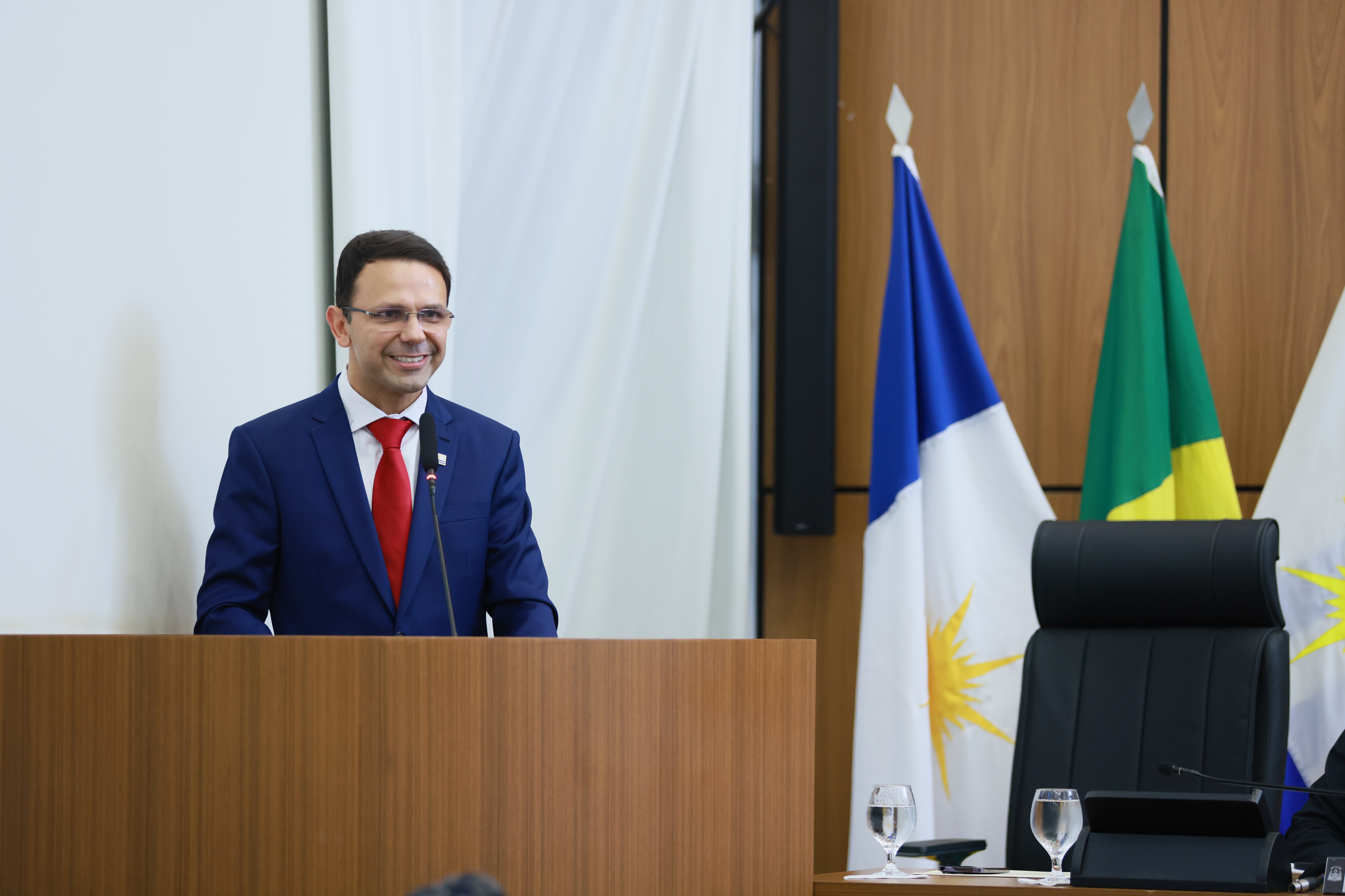 Entre os homenageados, estava Carlos Antônio da Costa Júnior, secretário-chefe do Gabinete do Prefeito