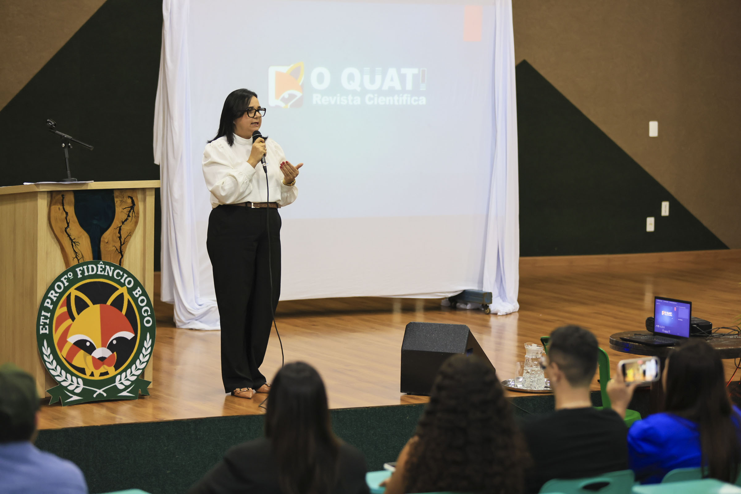 Educação de Palmas ganha revista científica voltada às práticas desenvolvidas nas escolas