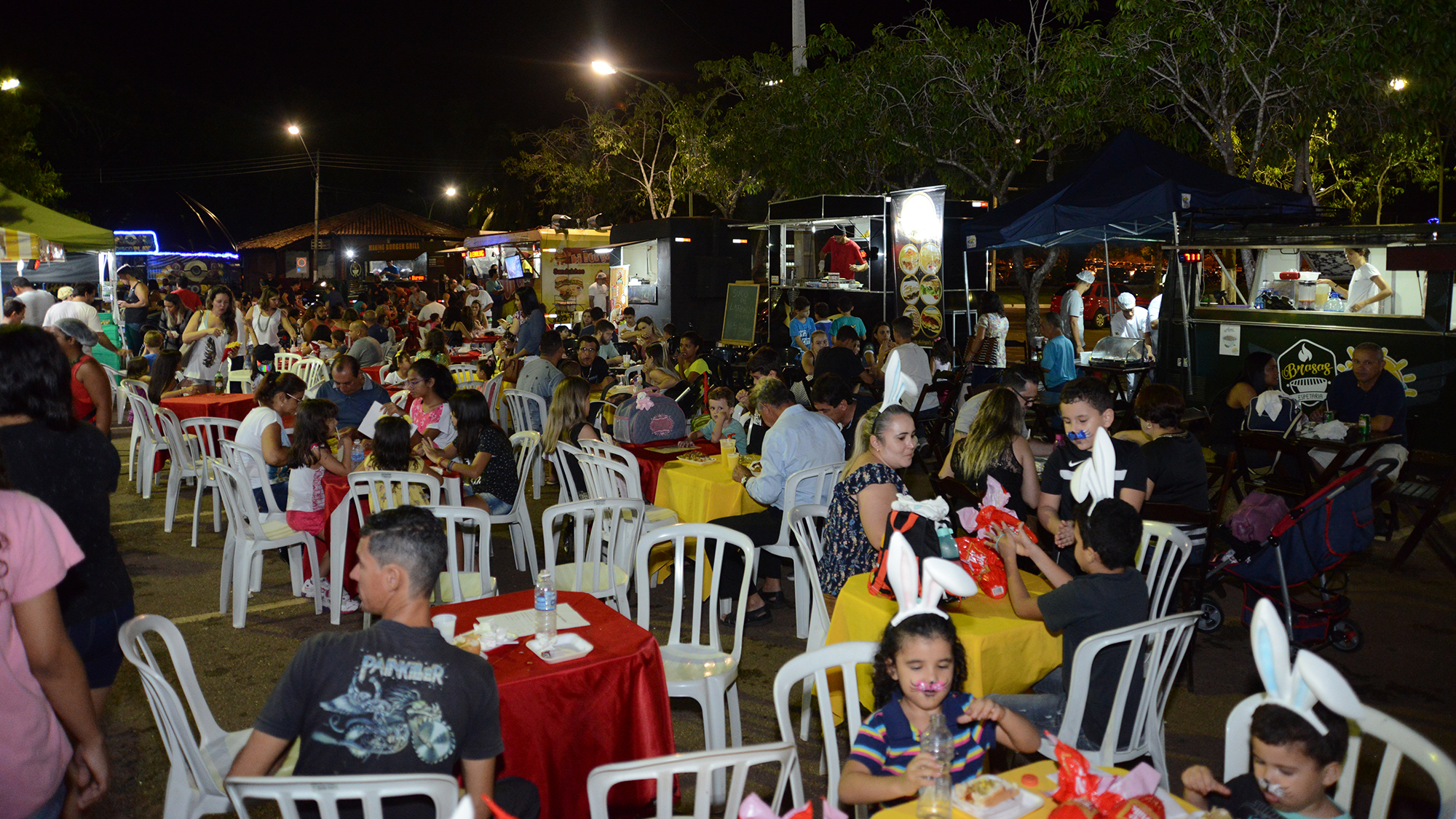 Prefeitura publica edital para credenciamento de ambulantes e food trucks para atuar no Réveillon 2019
