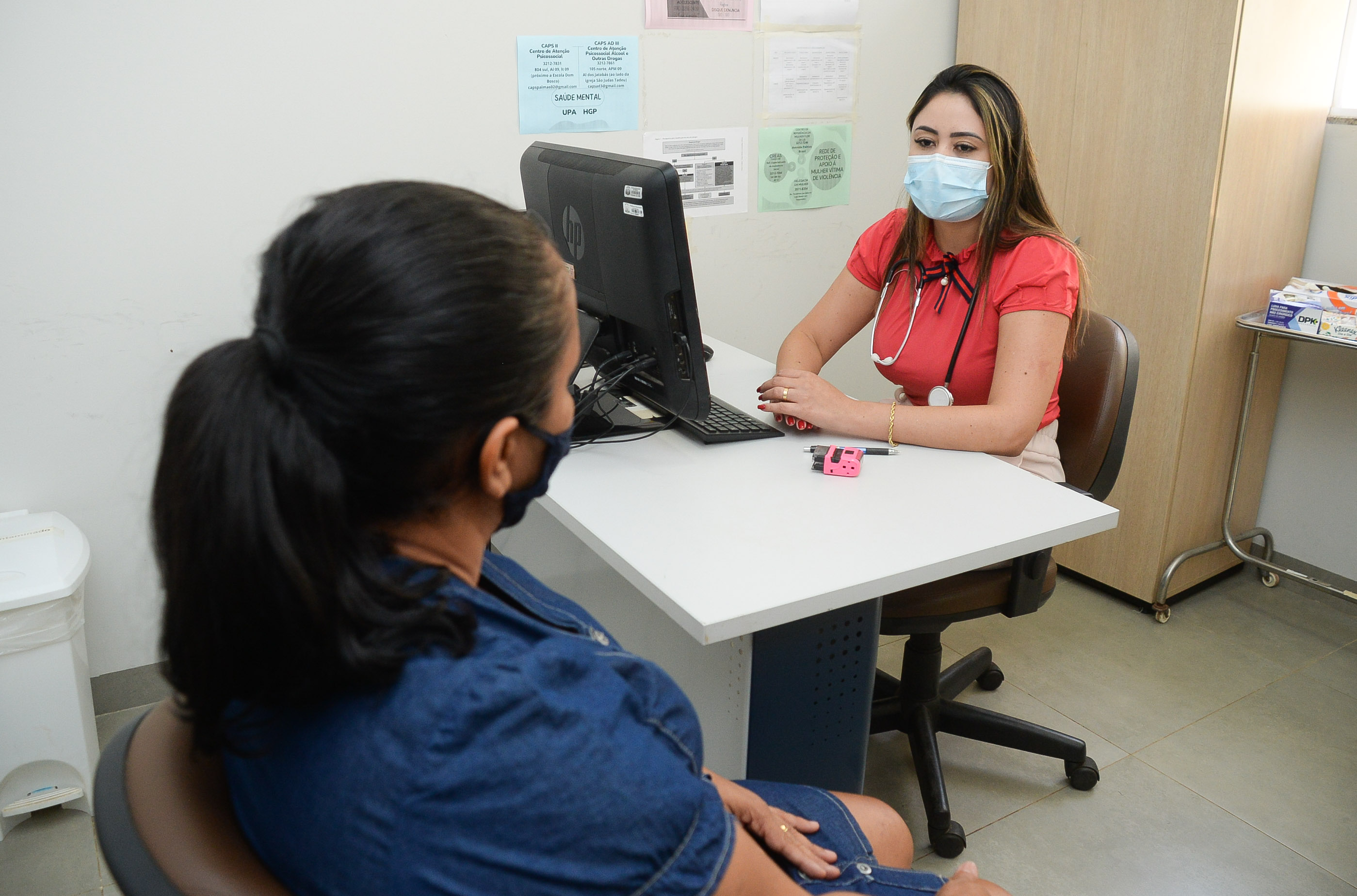 Saúde participa de ação para mulheres na Escola Estadual Maria dos Reis no Jardim Taquari