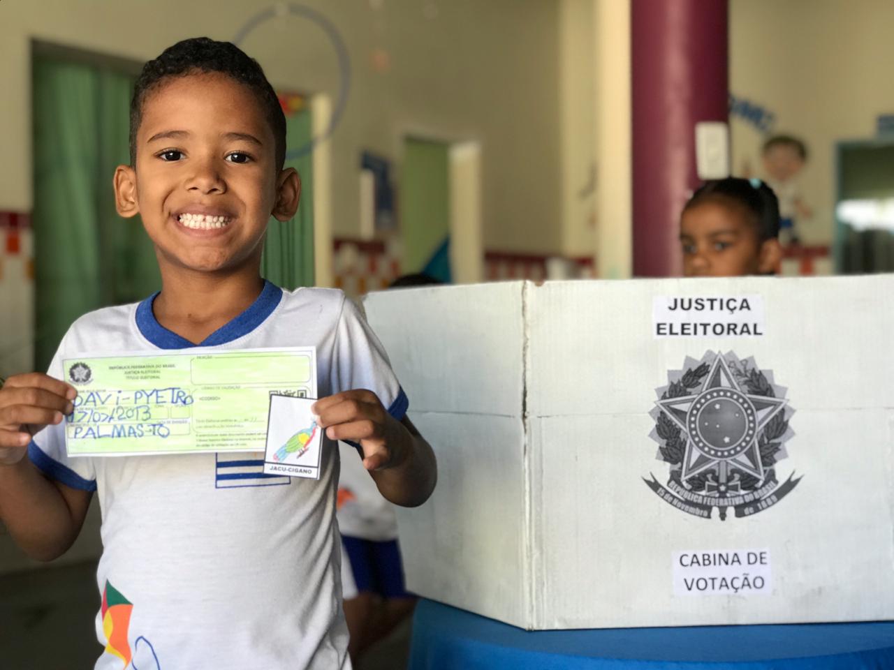Com direito a título e urna eleitoral, os alunos do Cmei Sonho de Criança realizaram eleição para mascote