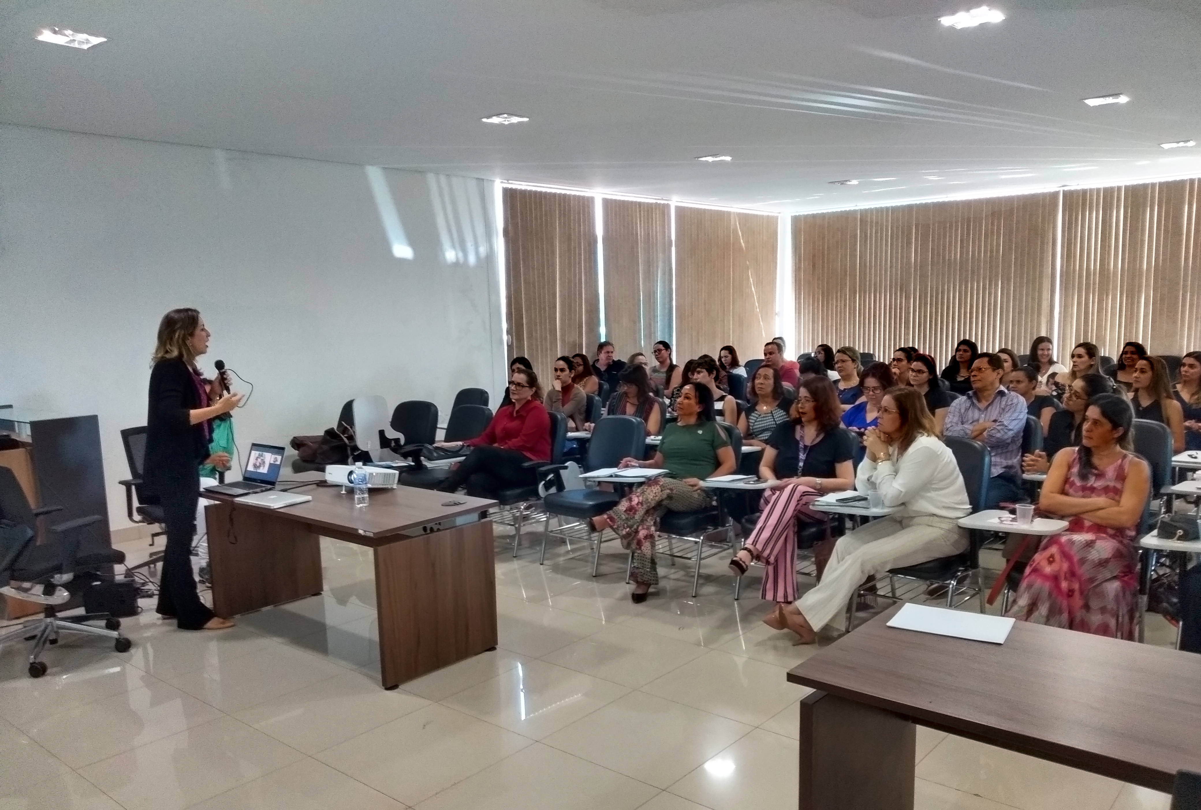 Residentes da Fesp e profissionais da Saúde participam de formação do projeto de atenção obstétrica