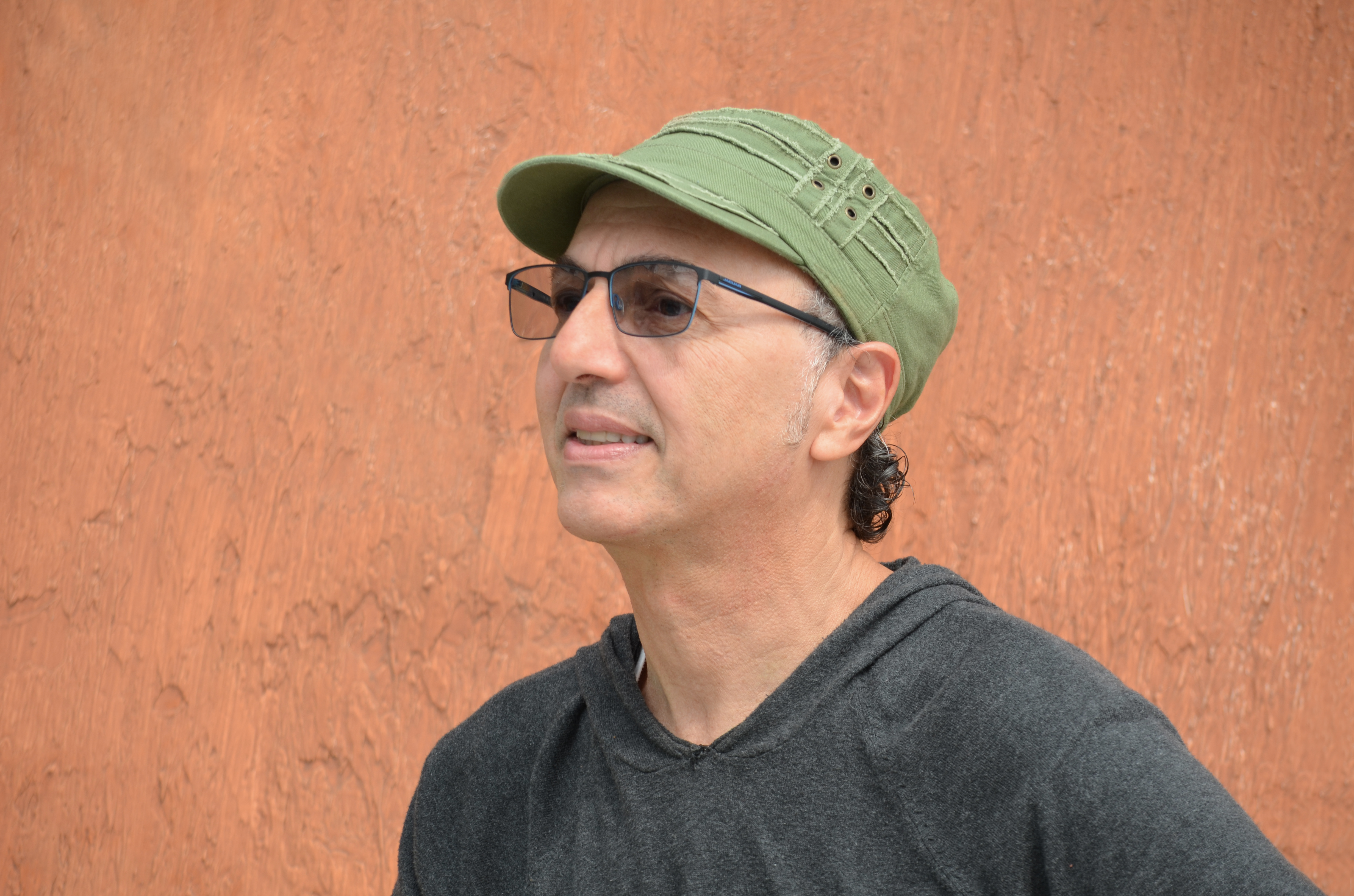 Zeca Baleiro abre programação musical do FGT 2025 