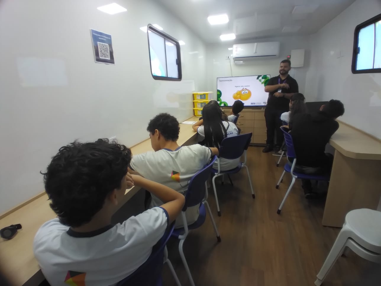 Alunos da rede municipal de Palmas se preparam para a etapa estadual da Olimpíada Brasileira de Robótica 2025