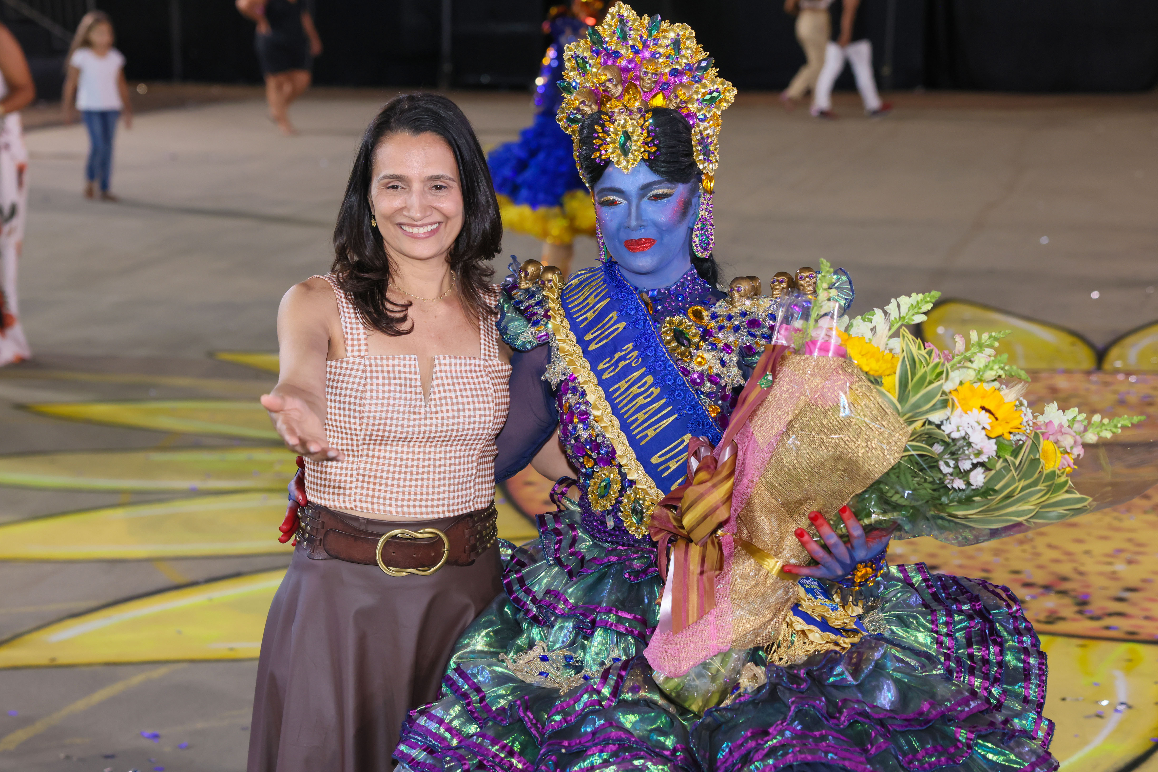 Primeira-dama do municipio, Polyanna Siqueira Campos parabeniza Rainha eleita do 33º Arraiá da Capital