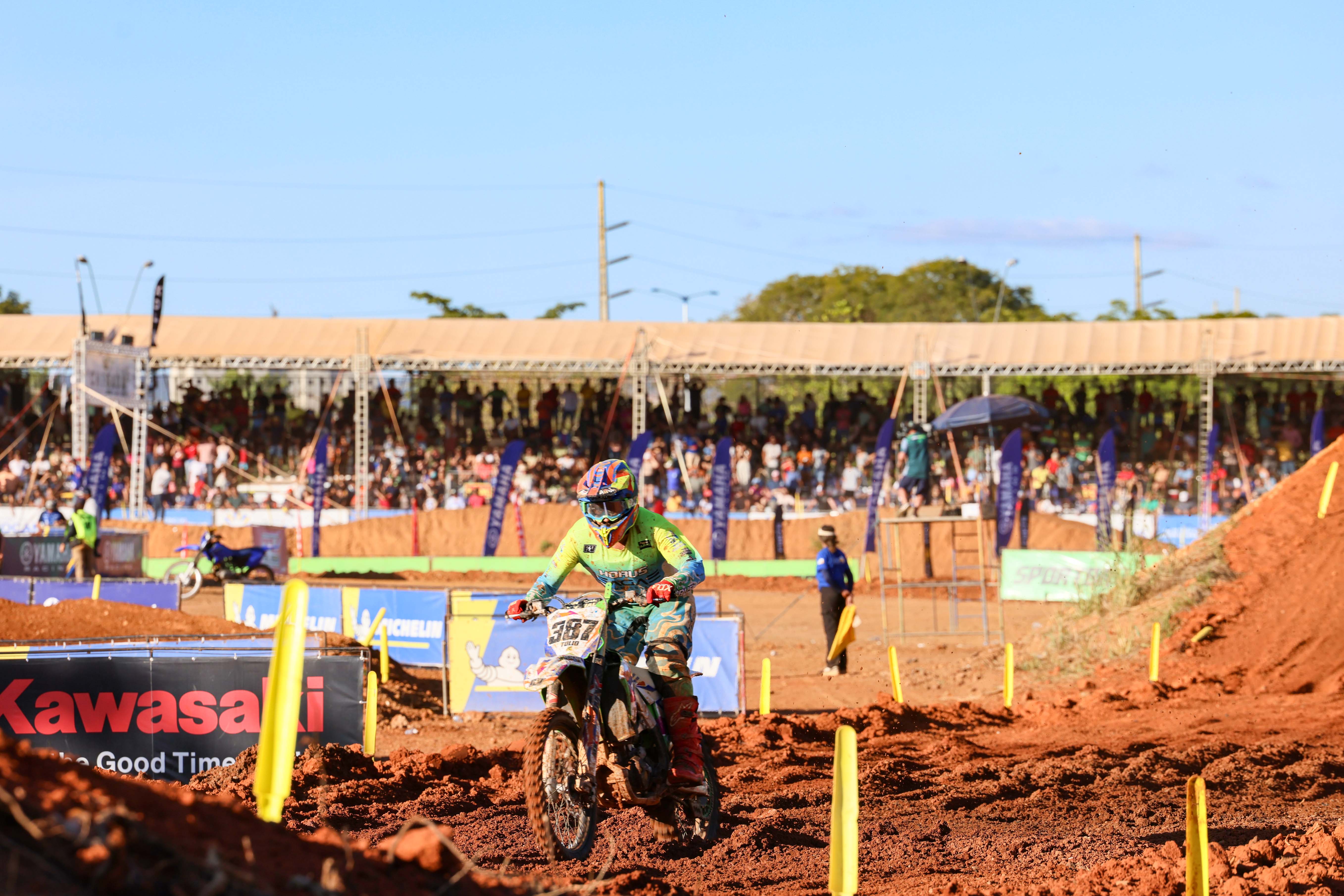Muita velocidade e manobras radicais agitaram o público