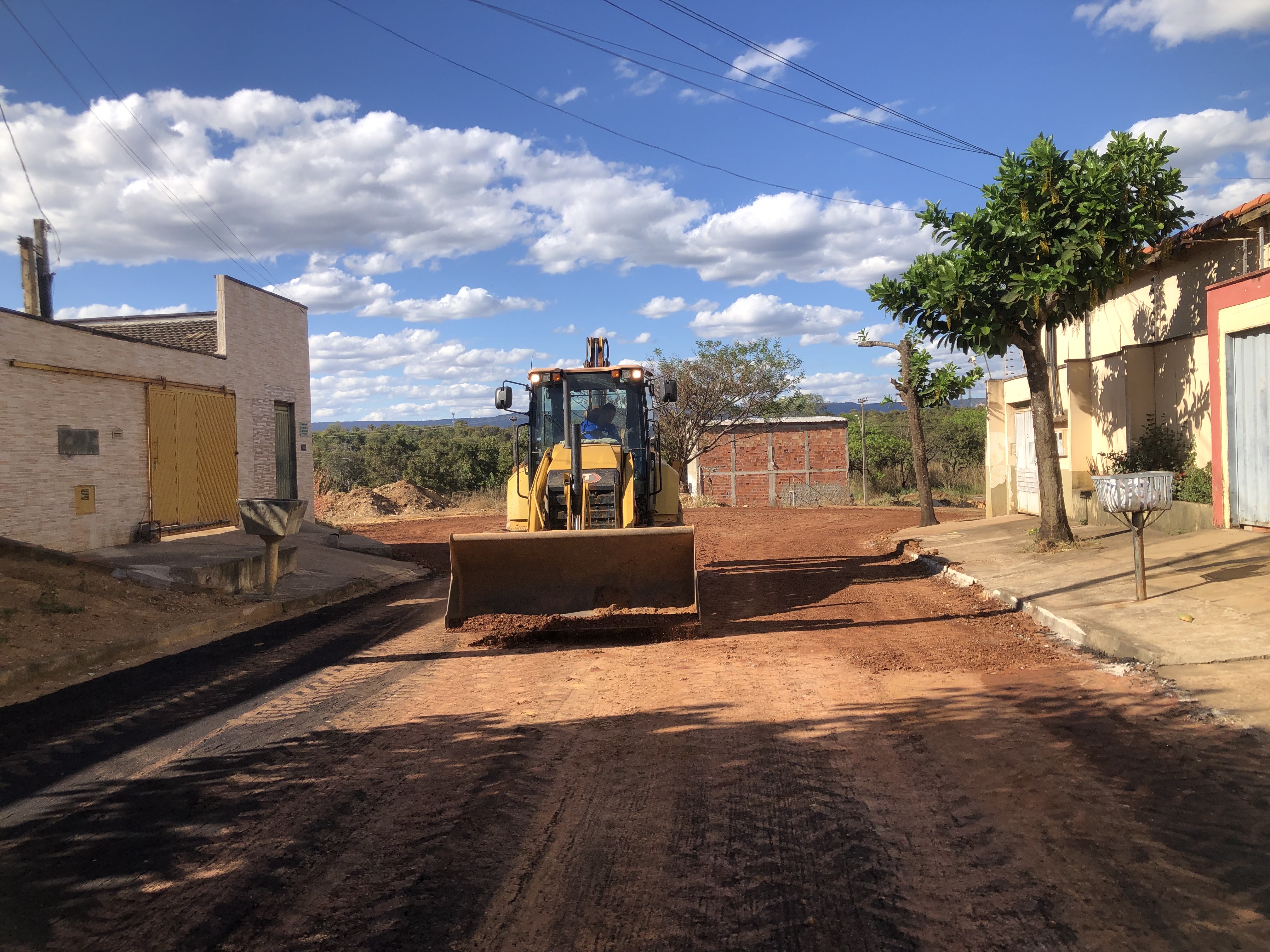 Intervenções foram necessárias em virtude da deterioração do asfalto nos balões de retorno da quadra - Alcione Luz