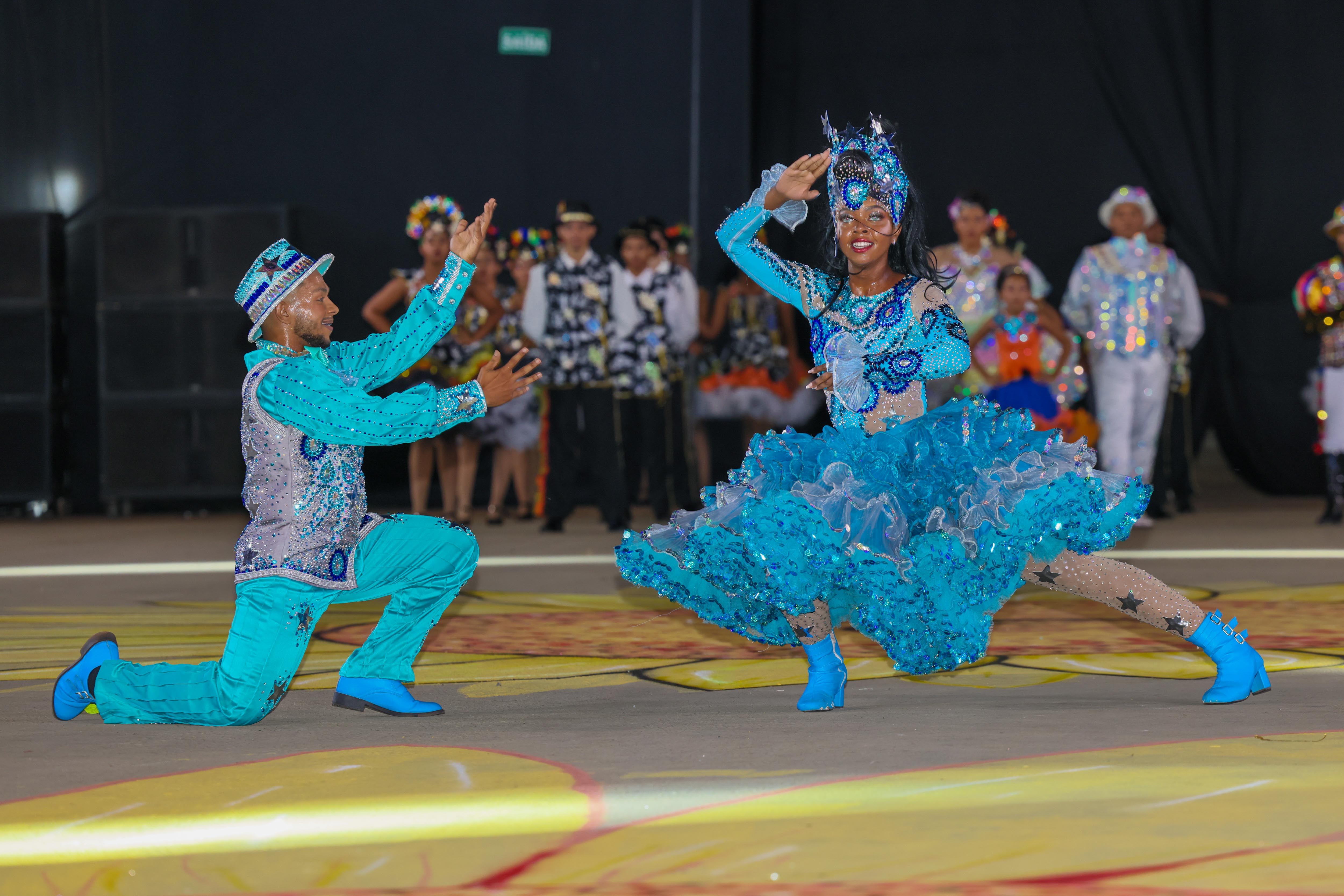 Com muita animação e energia contagiante, a Nação Junina fez a arena ferver com sua apresentação eletrizante - Foto - Regiane Rocha