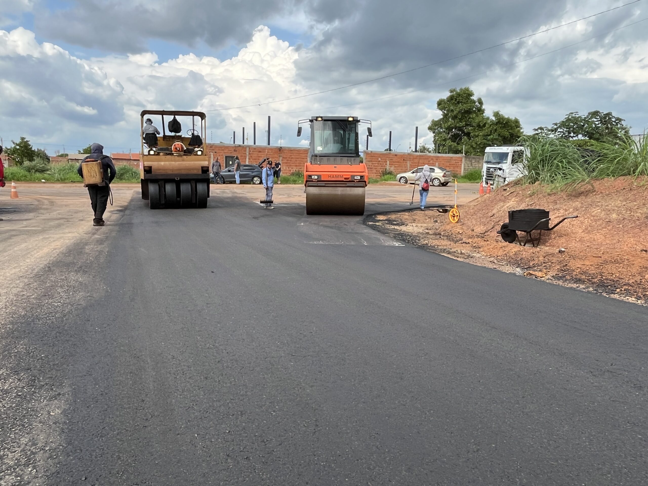 Mais ruas do Distrito Industrial de Taquaralto são pavimentadas pela Prefeitura de Palmas