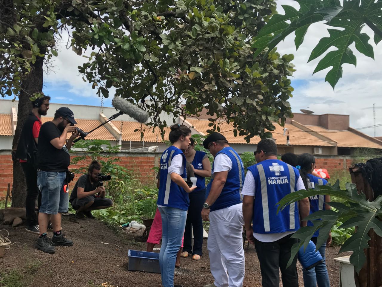 Equipe do WebDoc “Brasil, Aqui tem SUS” grava sobre experiências do Projeto Consultório na Rua, em Palmas