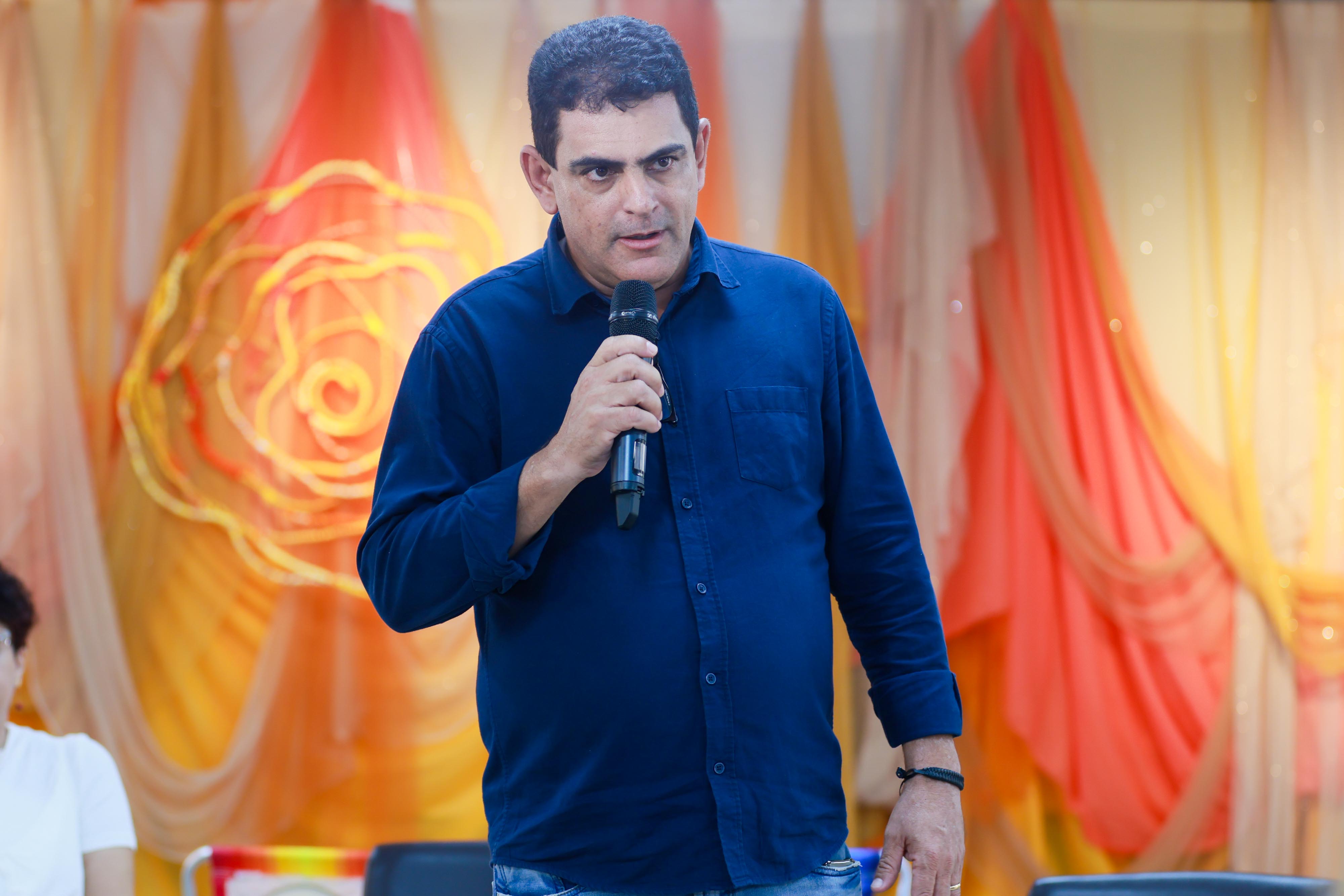 Secretário executivo Marcelo Lopes durante a abertura da exposição. Foto: Regiane Rocha 