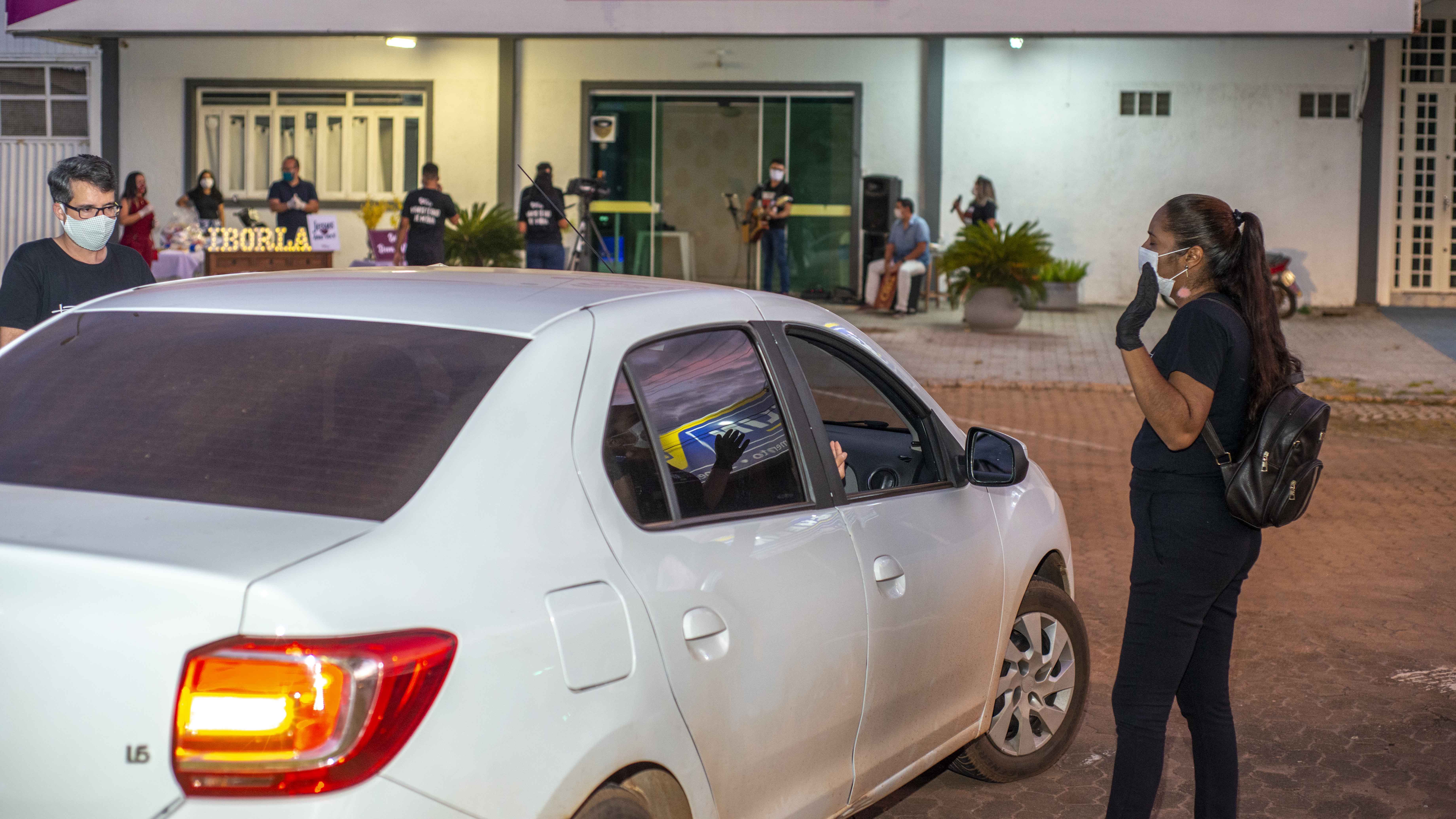 #FiqueBemEmCasa: igrejas mantêm assistência a fiéis durante pandemia da Covid-19