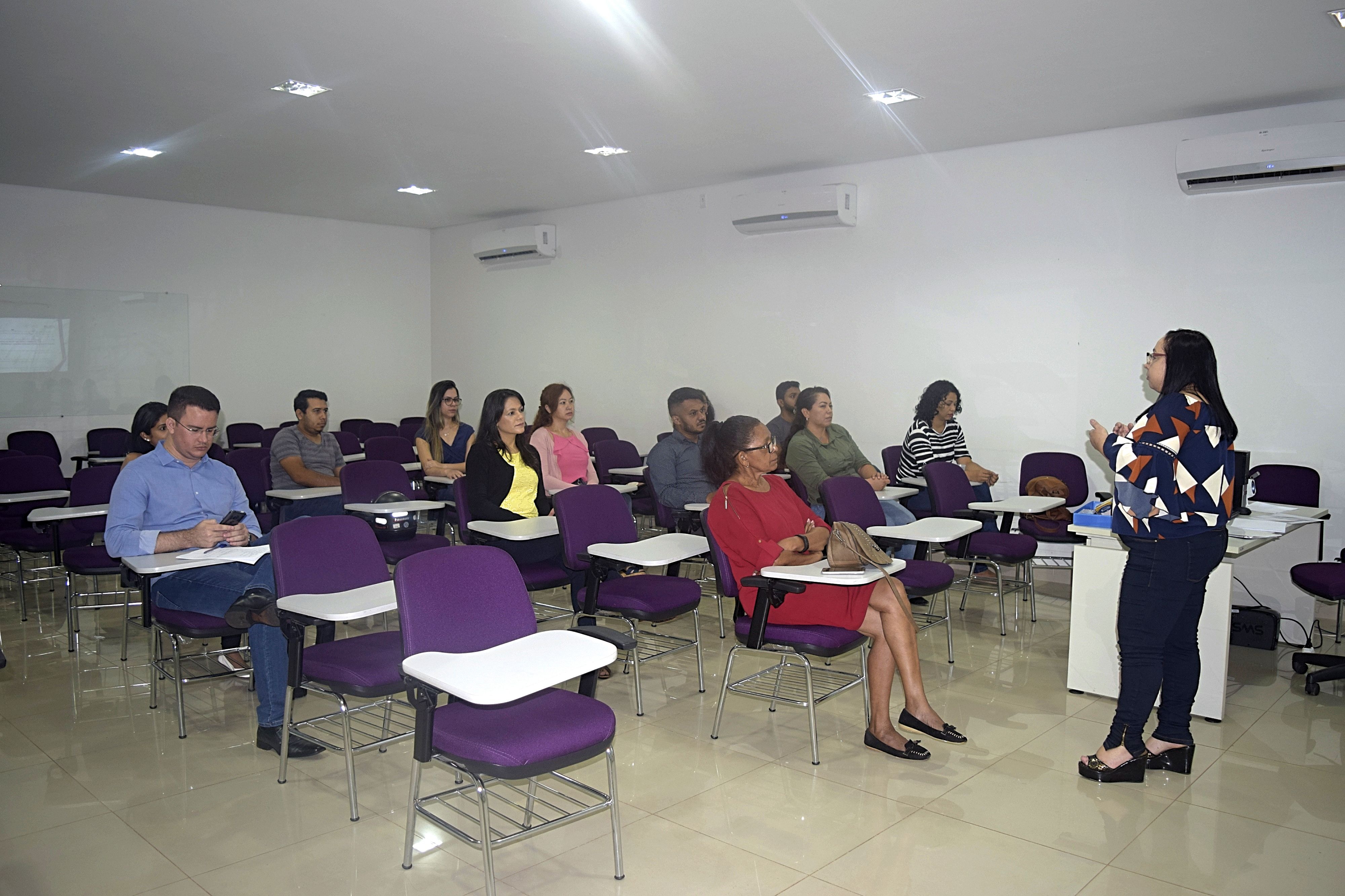 Servidores participam de curso sobre regras e funcionamento do eSocial