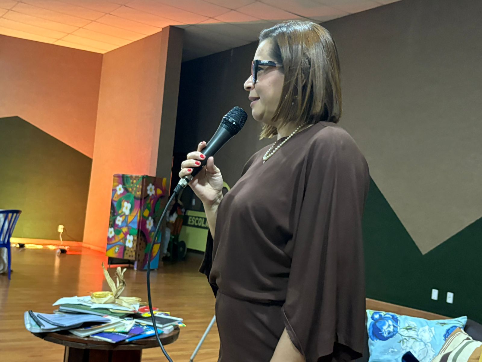 A diretora do Ensino Fundamental da Semed, Hérica Melo, deu as boas-vindas aos educadores em nome de toda a rede de ensino da Capital