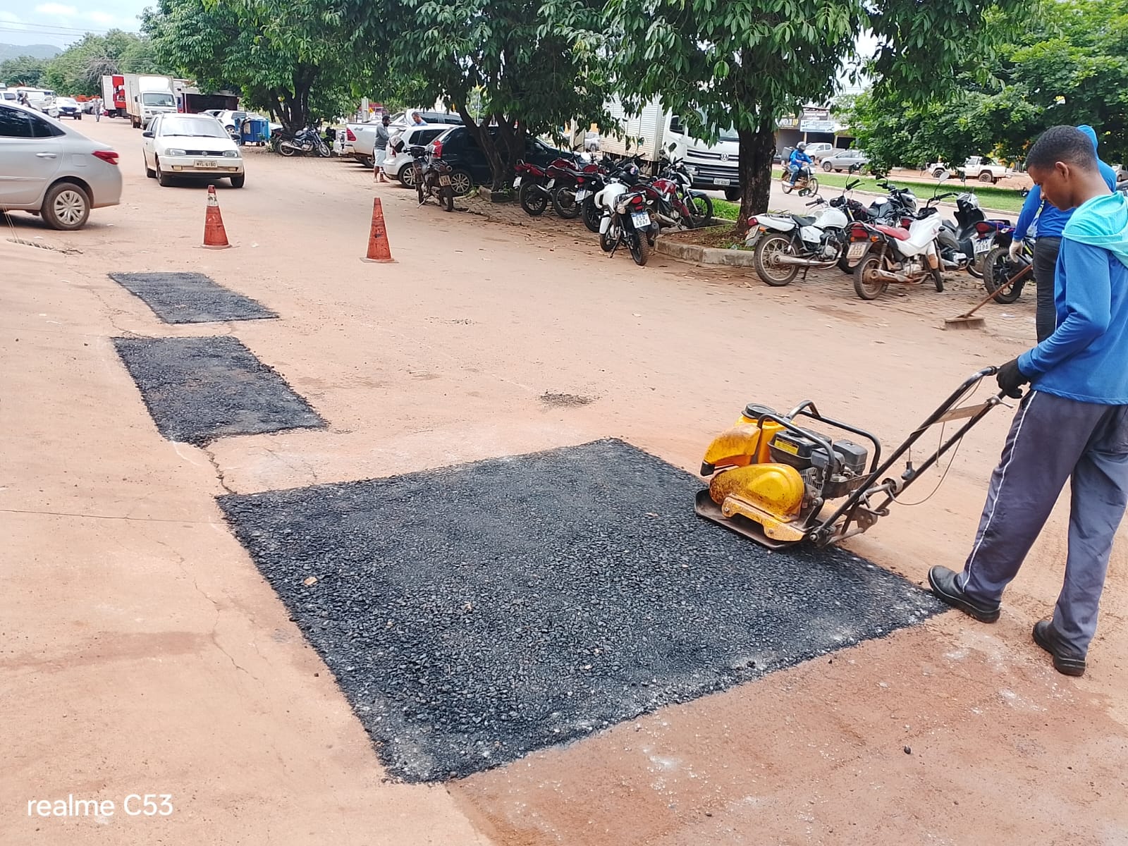 Manutenção de via no estacionamento da ASR-SE 75 (712 Sul)