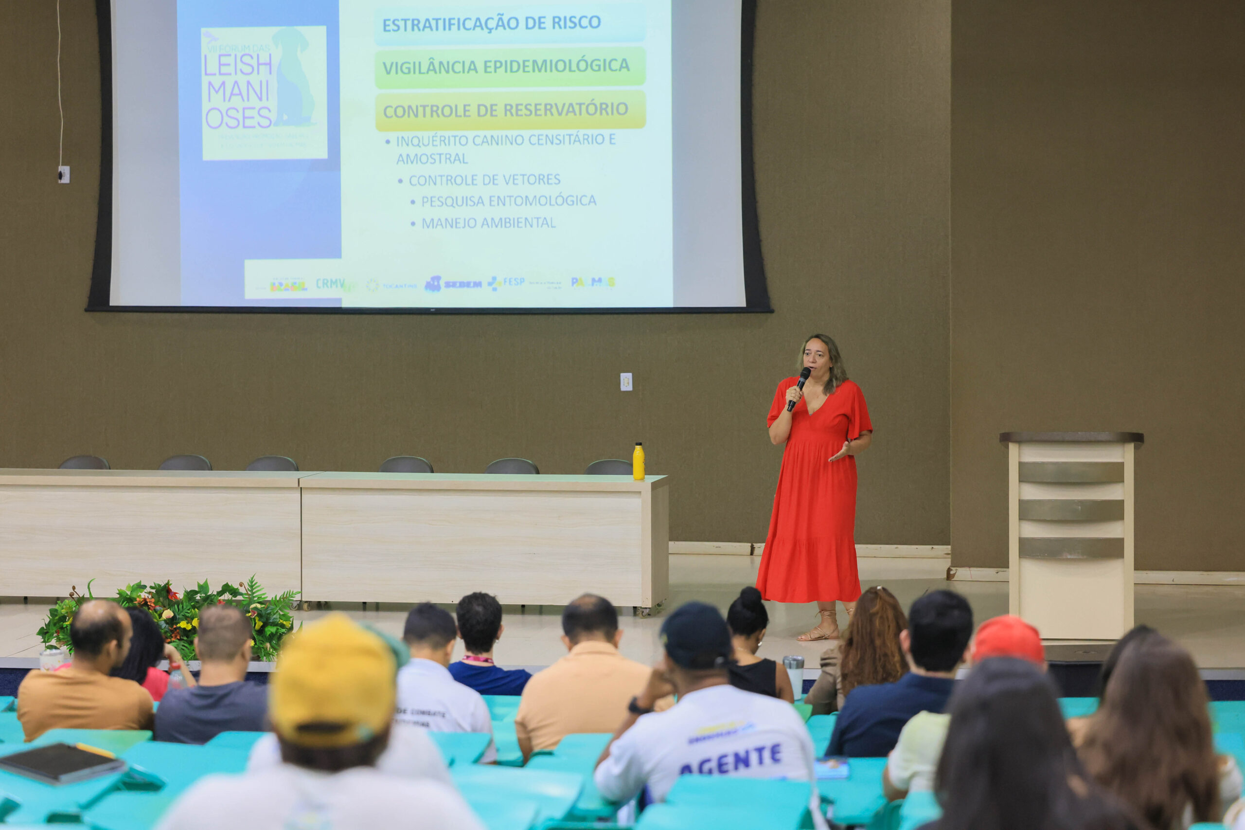 Palmas realiza segundo dia do VII Fórum das Leishmanioses para capacitar profissionais da saúde