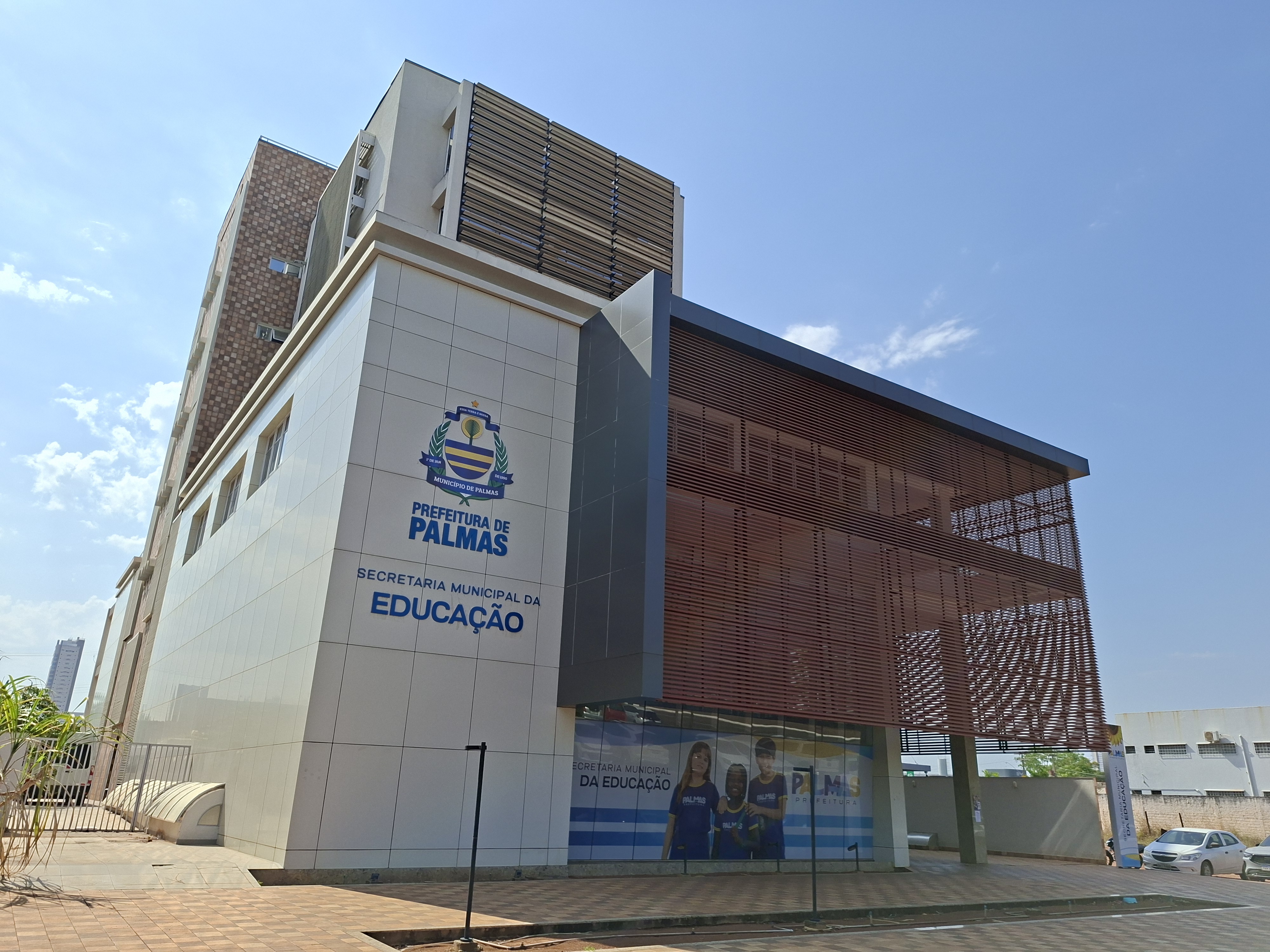 Educação contrata empresa para manutenção e reformas em escolas e Cmeis de Palmas