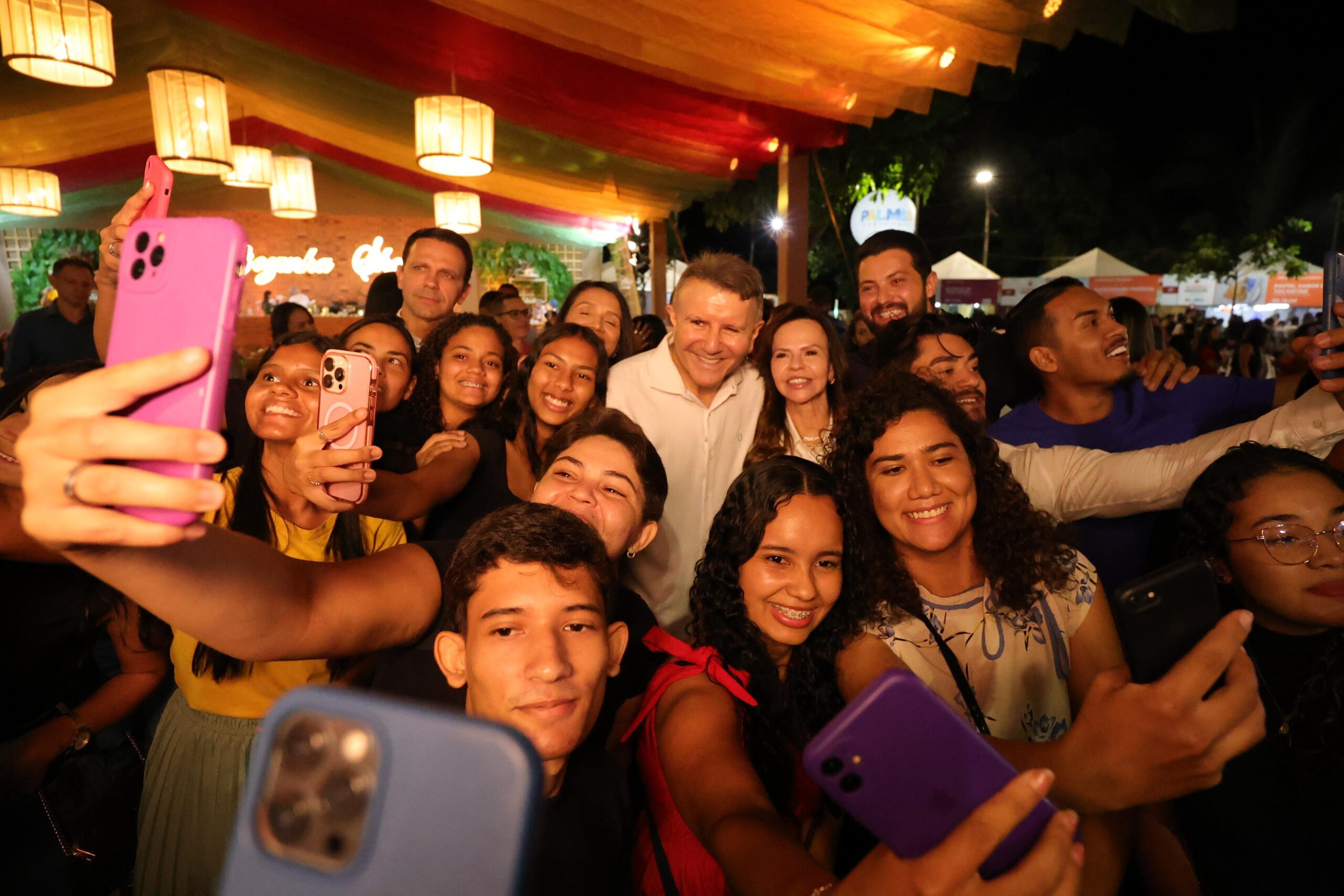 Curso de Mídias Digitais, oferecido pela Prefeitura, leva alunos para aula prática no FGT