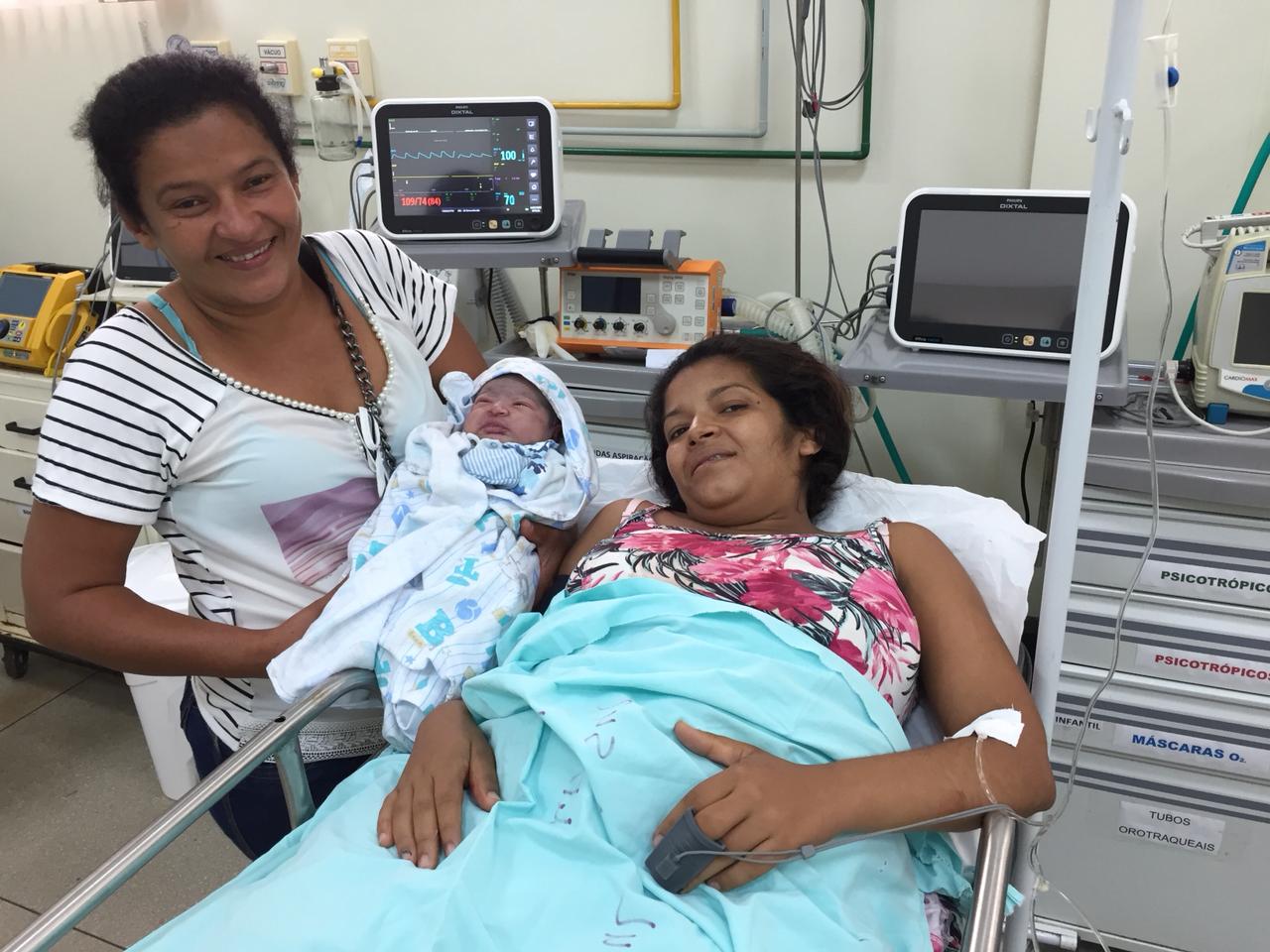 Equipe da UPA Sul realiza parto de emergência; mãe e bebê passam bem