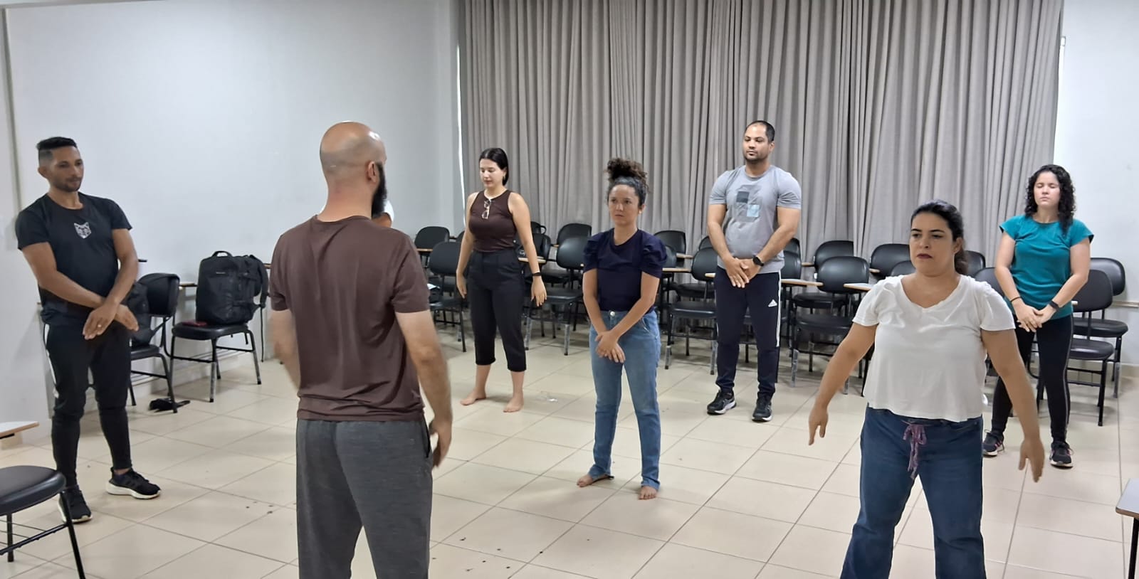 Curso é composto por 54 movimentos simples e suaves, divididos em três séries de 18 exercícios