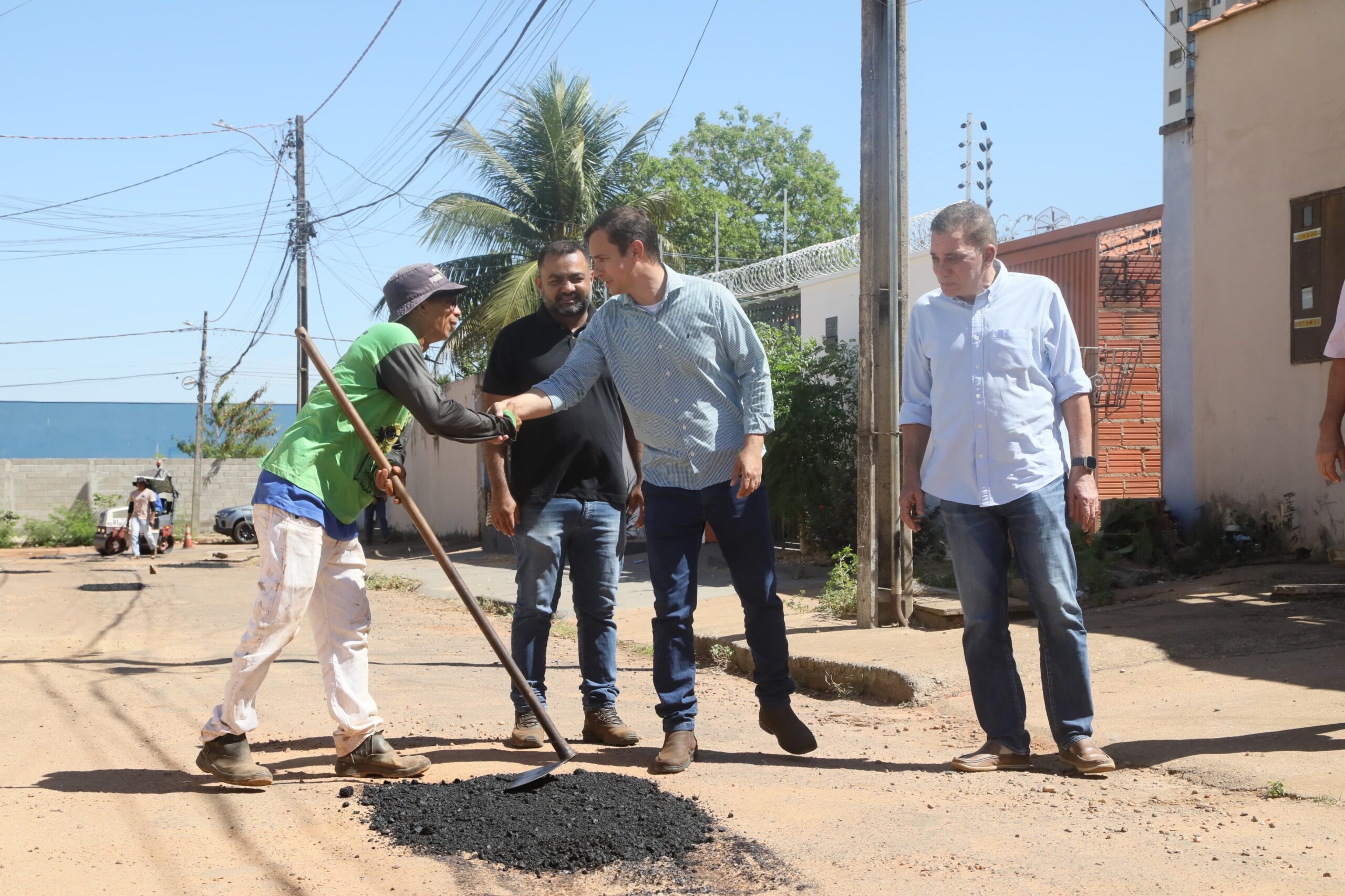 Prefeito em exercício de Palmas acompanha obras e ações da Secretaria de Zeladoria Urbana