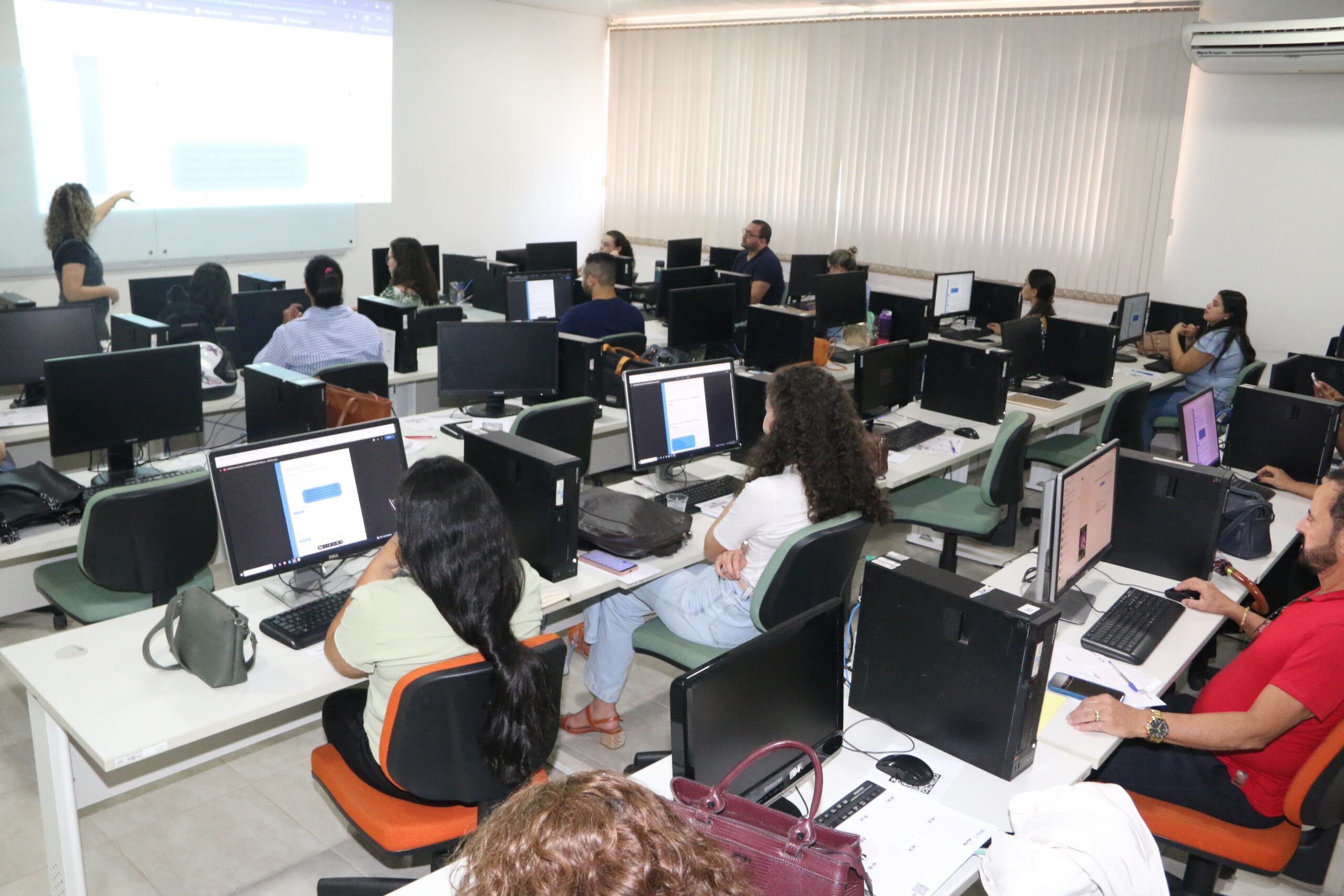 Vinte e sete servidores iniciam curso de Legística Aplicada à Administração Pública nesta terça-feira, 06