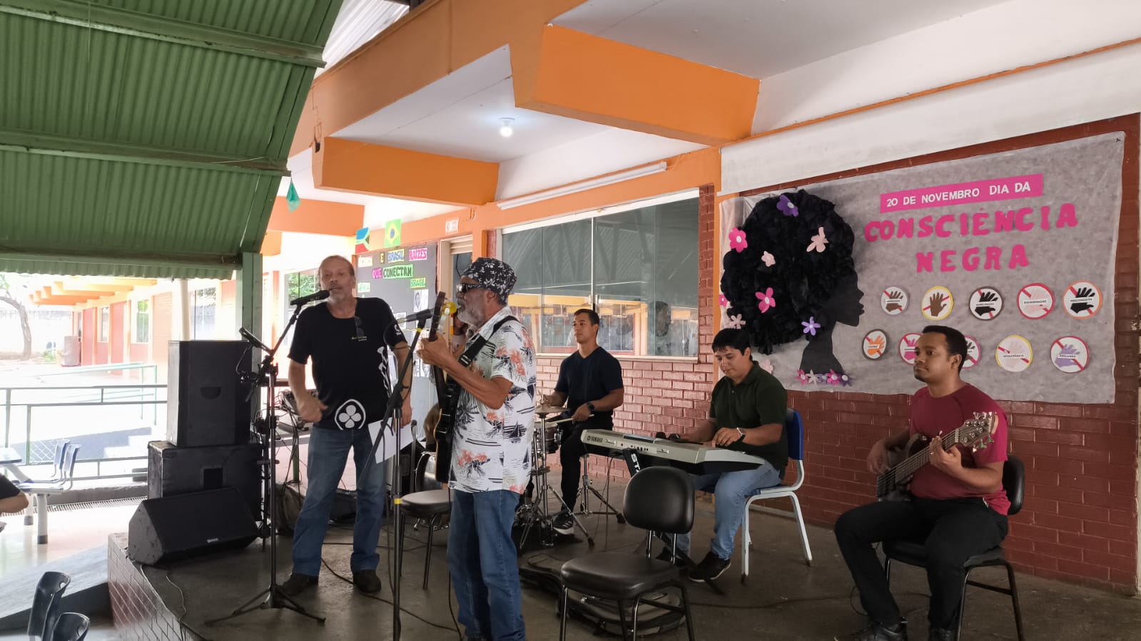 As interpretações ficaram por conta de Braguinha Barroso, Du Oliveira e  Quéren-hapuque