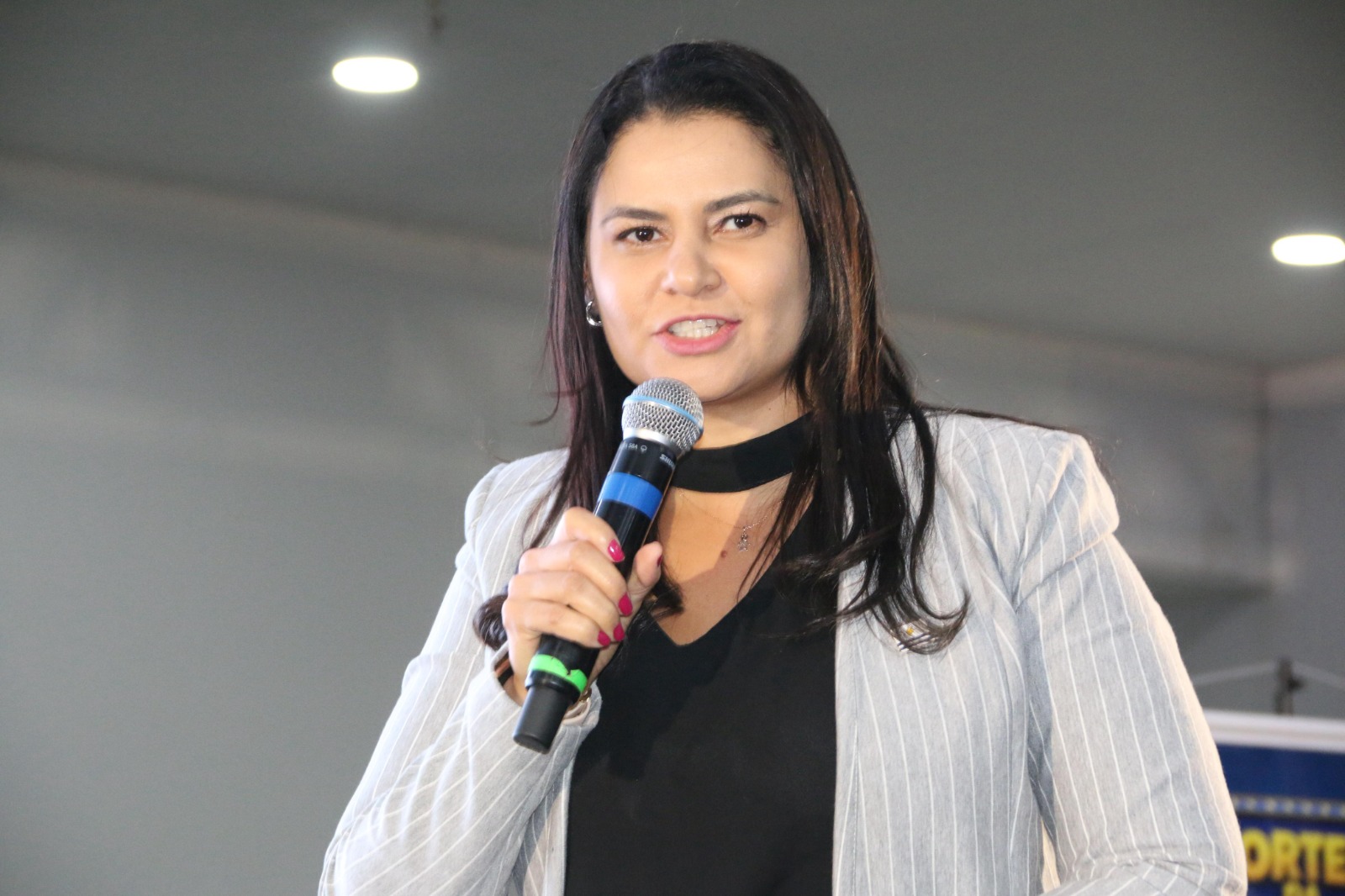 Secretária Anice Moura apresentou a rede municipal da Educação aos novos servidores