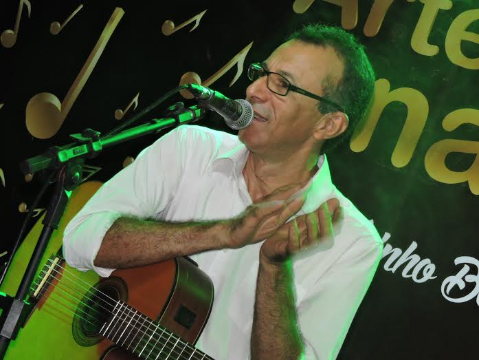 Cantor Toninho Borges anima Parque Cesamar neste domingo, 25