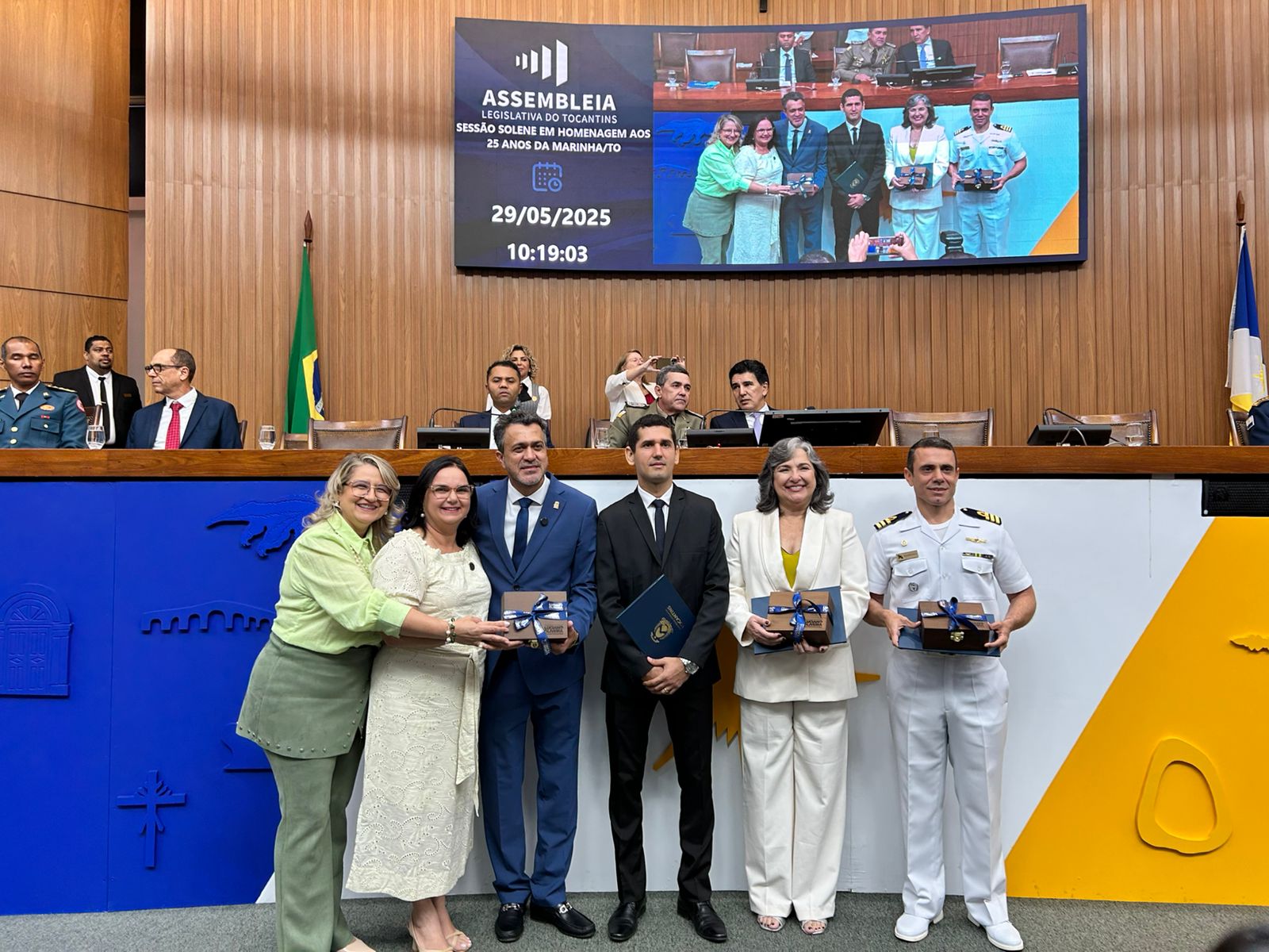 Maria José  Diniz , Cândida Cecília arruda, Deputado Luciano Oliveira, Jeziel Santos  , Valquíria Rezende , capitão de fragata Guilherme Chagas durante a homenagem