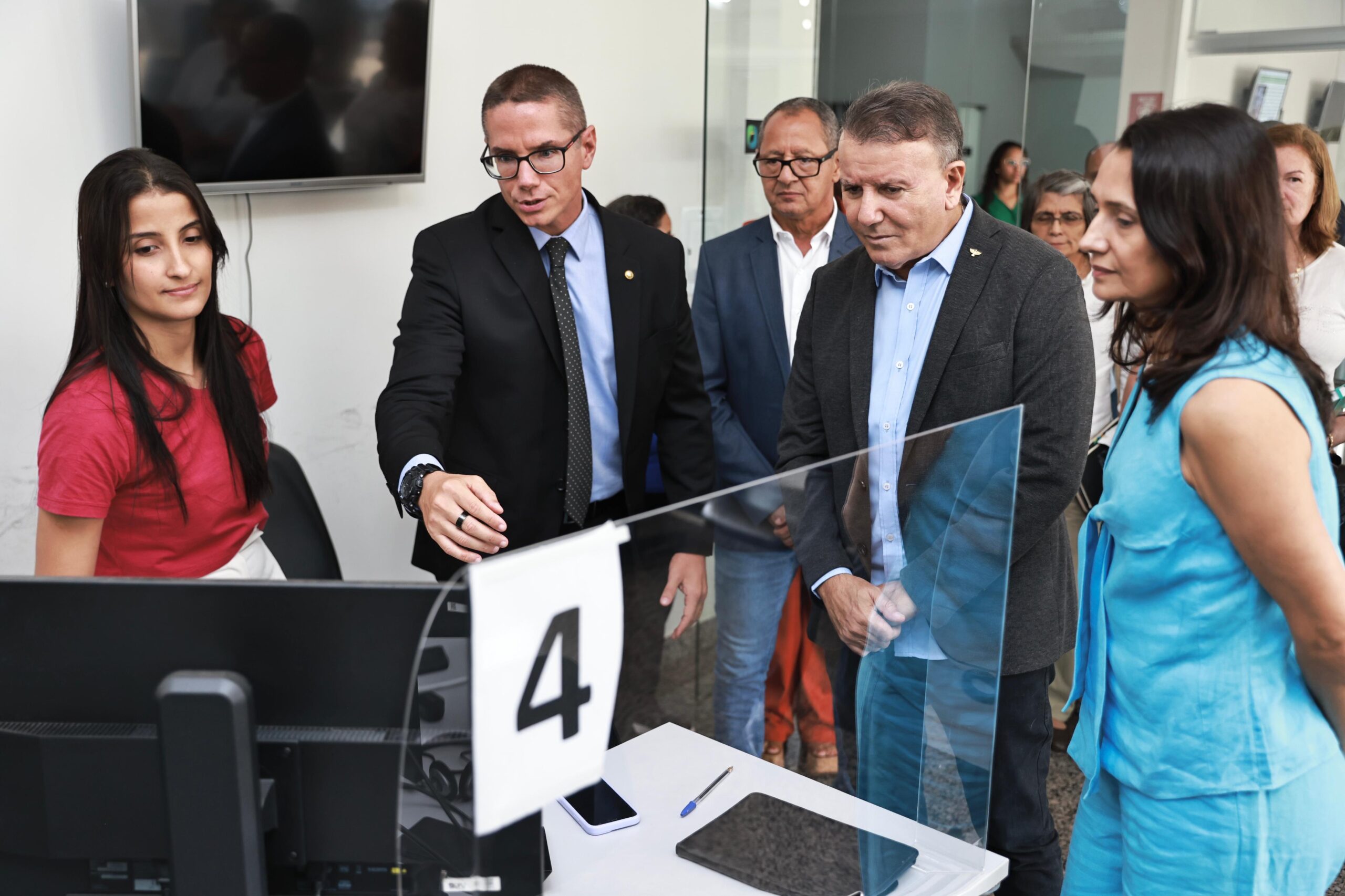 Eduardo Siqueira Campos visita Defensoria Pública da União no Tocantins e fortalece parcerias pela justiça social