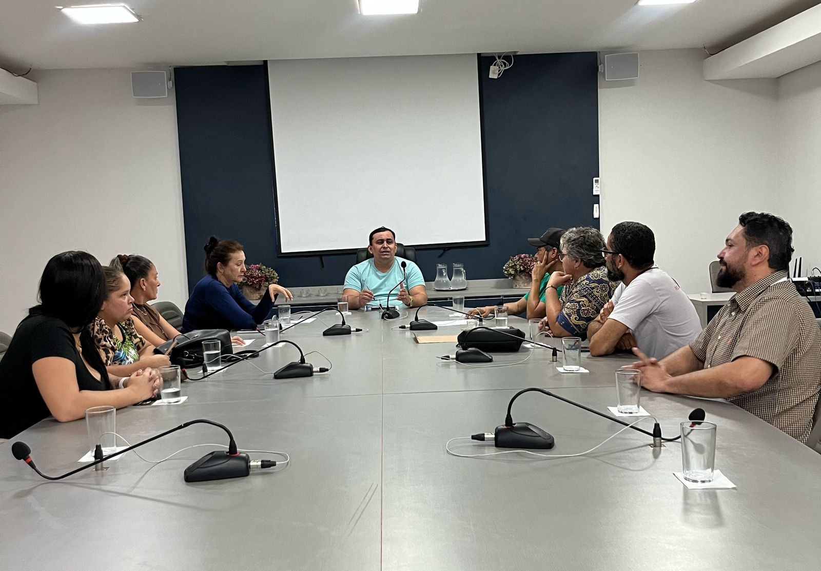 Prefeitura e comerciantes da estação Apinajé alinham soluções para impulsionar a economia local