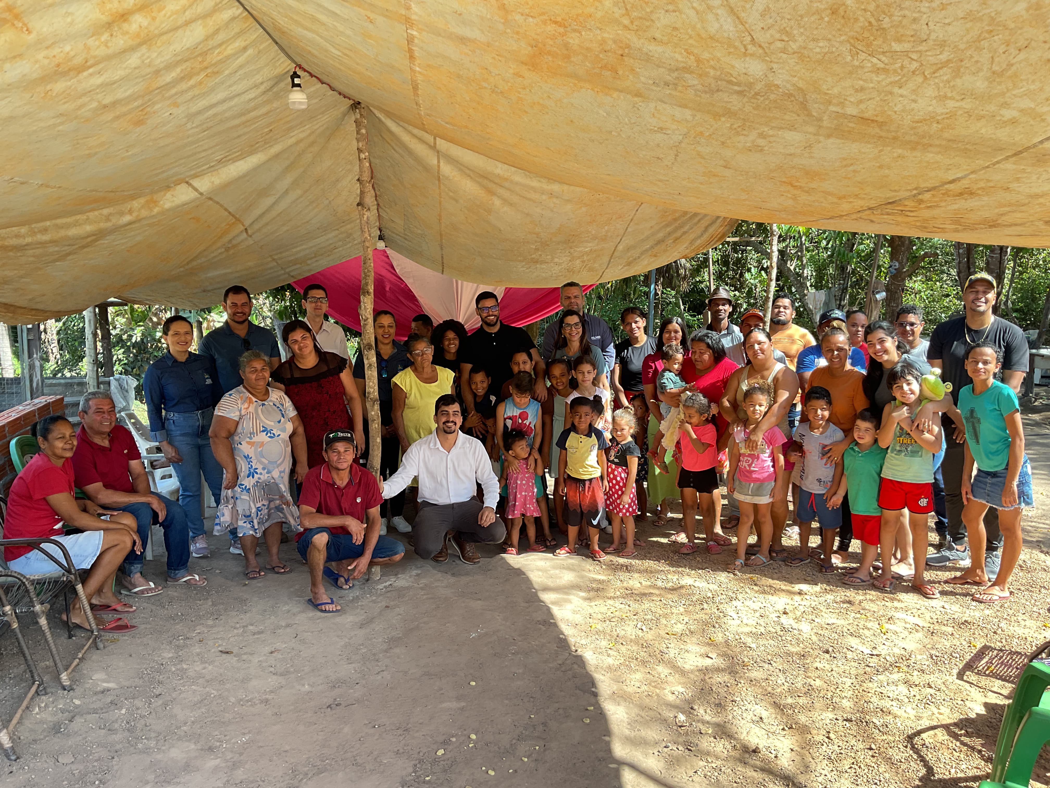 Moradores do setor com a equipe técnica da Prefeitura de Palmas durante visita realizada nesta terça-feira, 5
